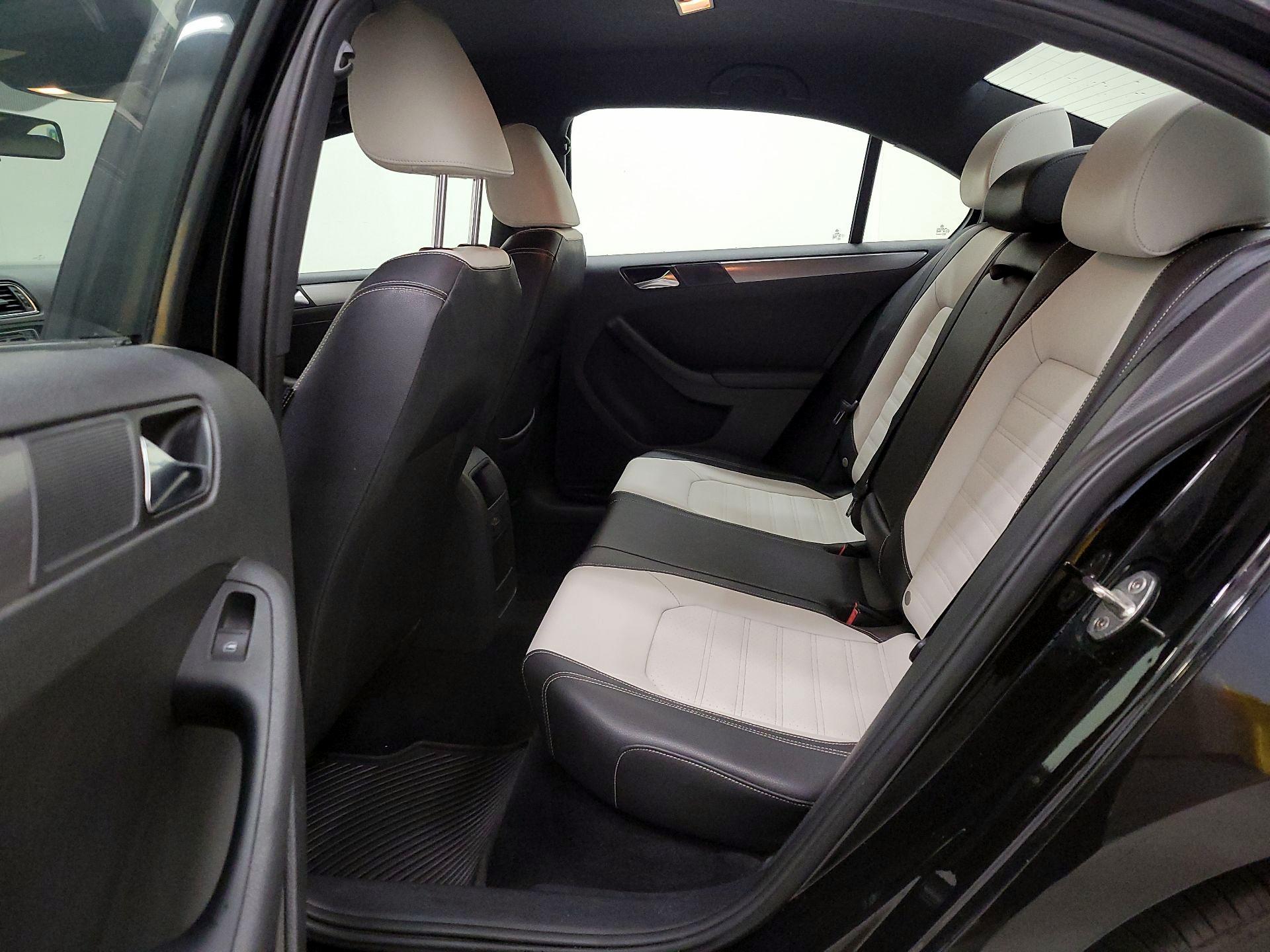 Thumbnail: 2016 Volkswagen Jetta - 19