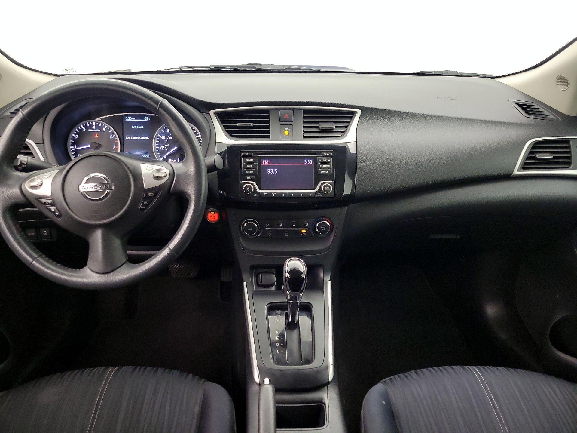Thumbnail: 2017 Nissan Sentra - 9