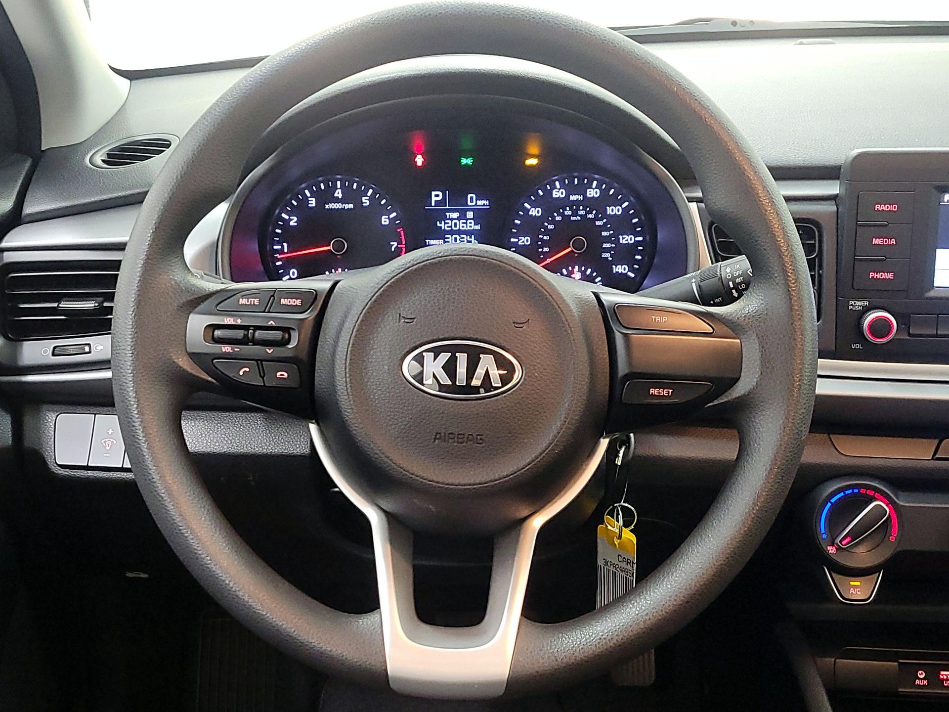 Thumbnail: 2019 Kia Rio - 10