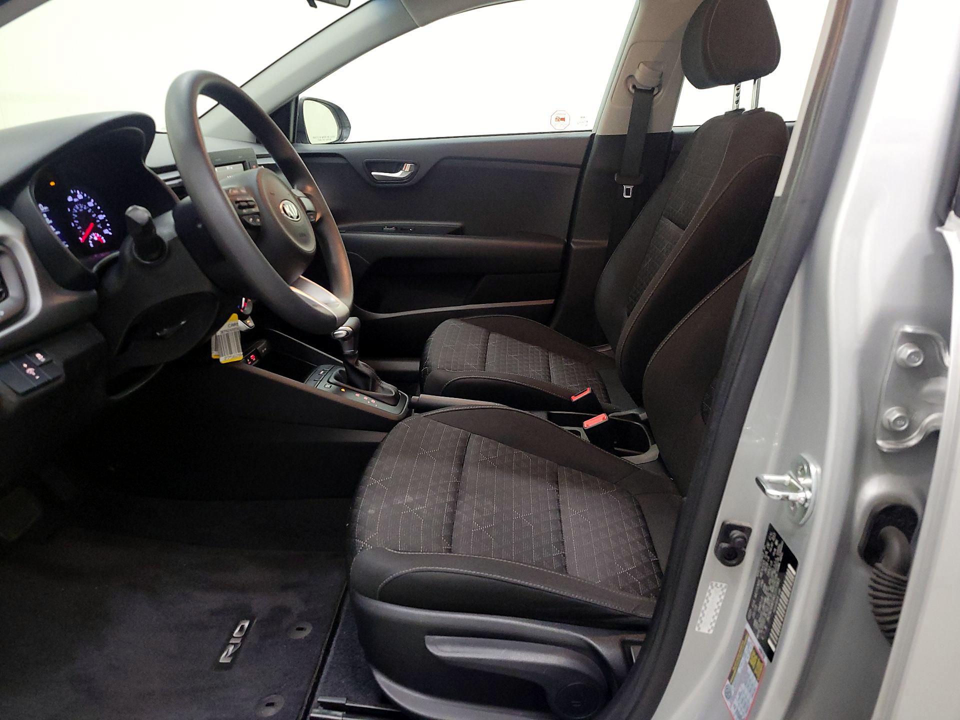 Thumbnail: 2019 Kia Rio - 11