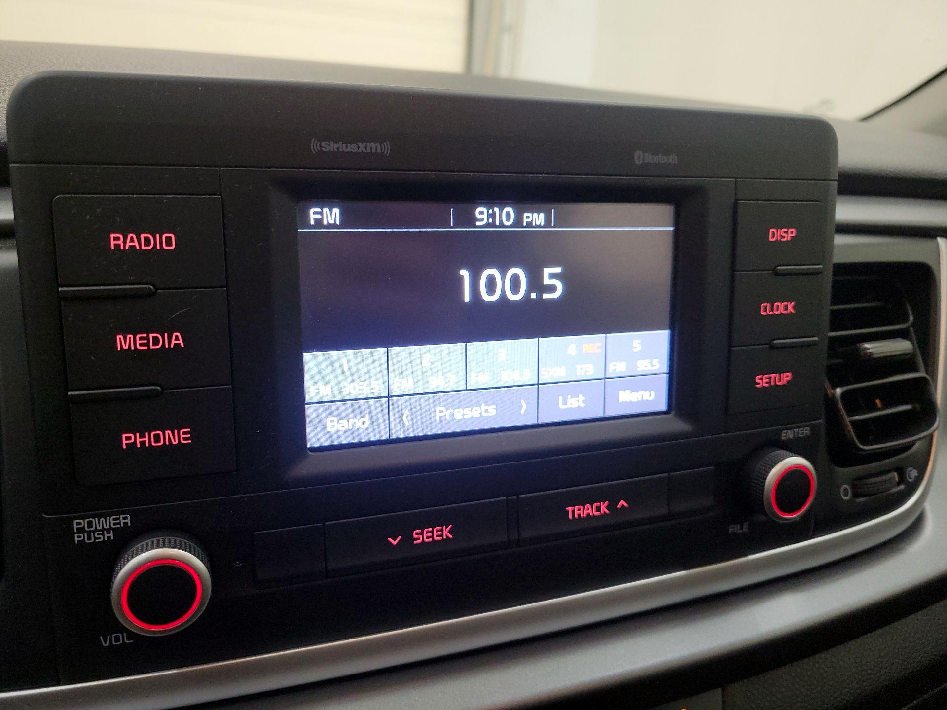 Thumbnail: 2019 Kia Rio - 15