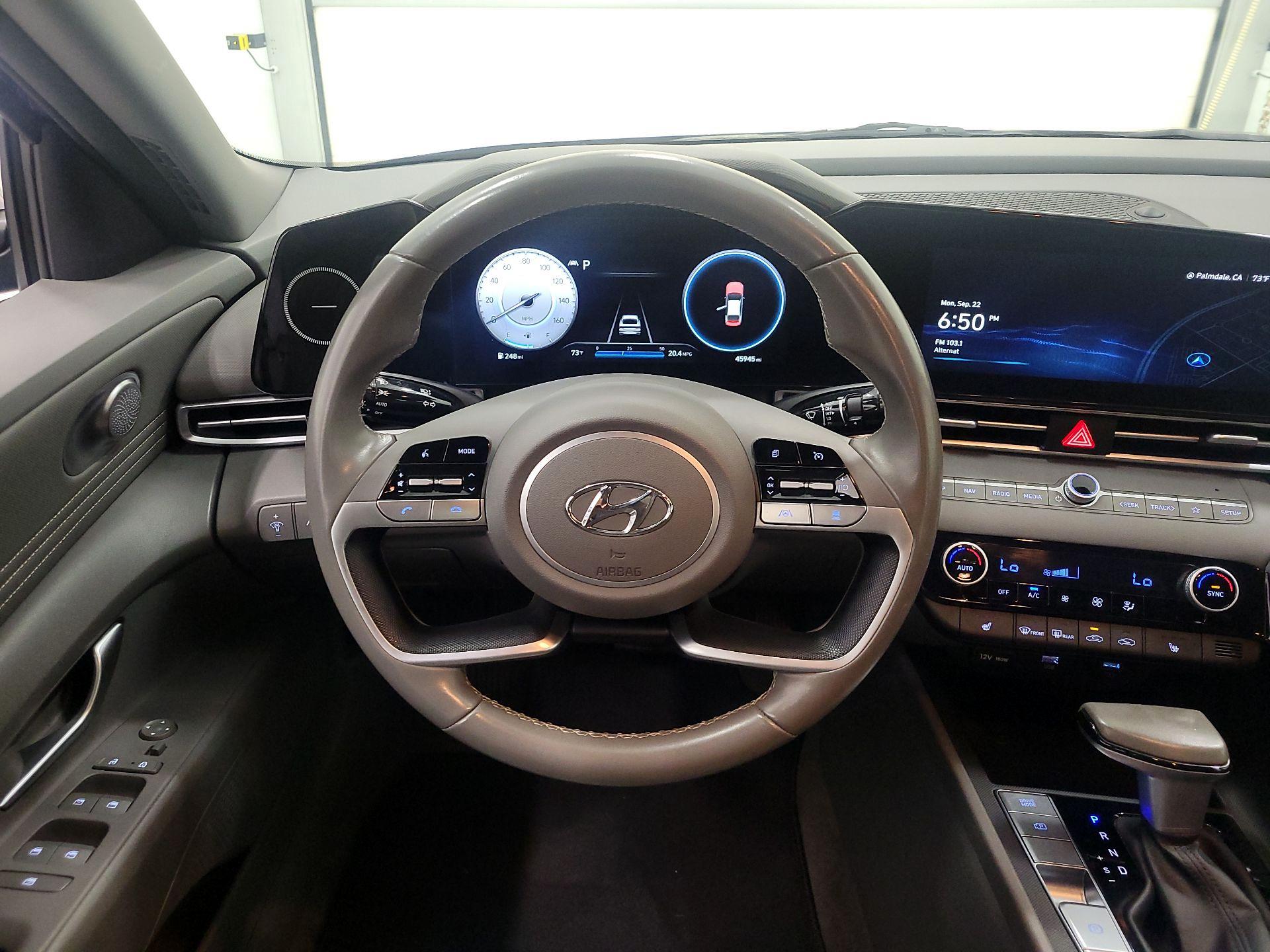Thumbnail: 2023 Hyundai Elantra - 10