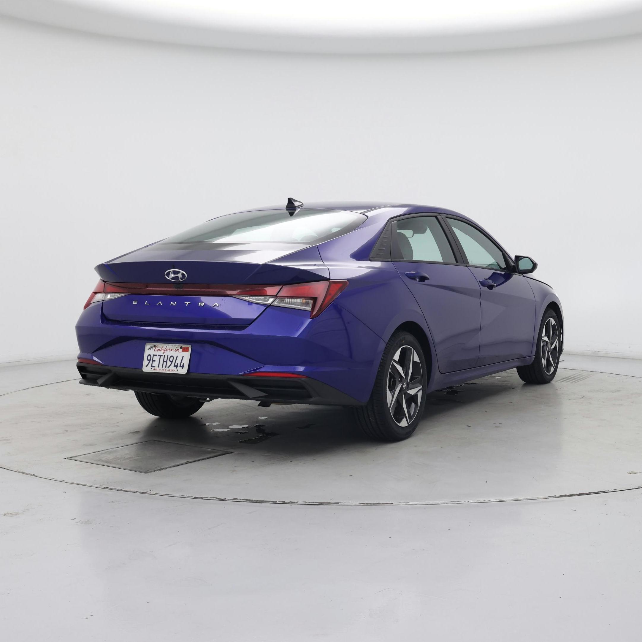 Thumbnail: 2023 Hyundai Elantra - 8
