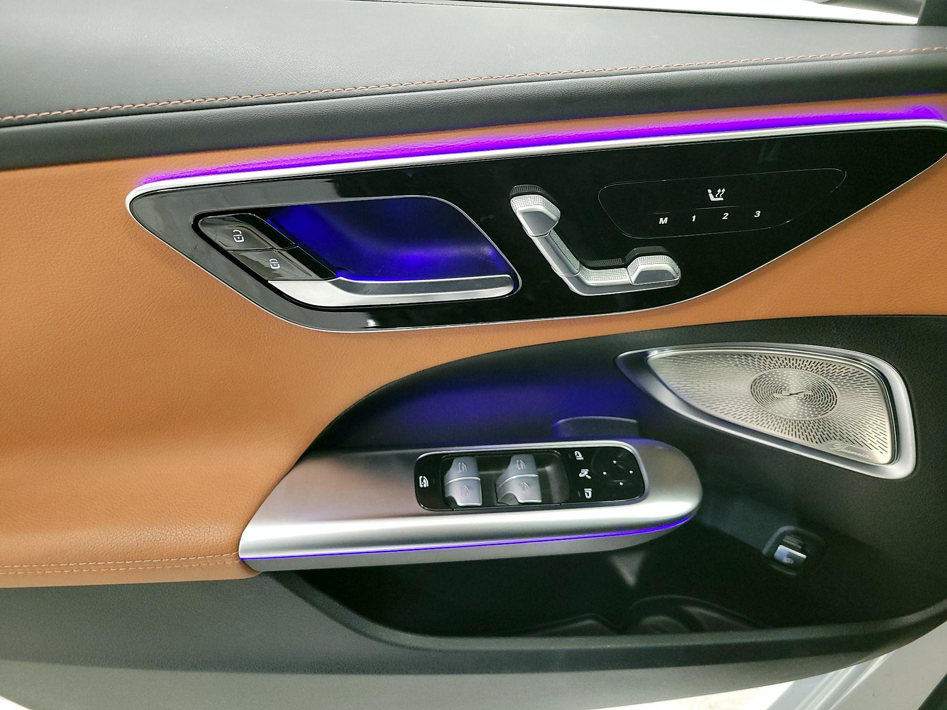 Thumbnail: 2023 Mercedes-Benz C-Class - 12