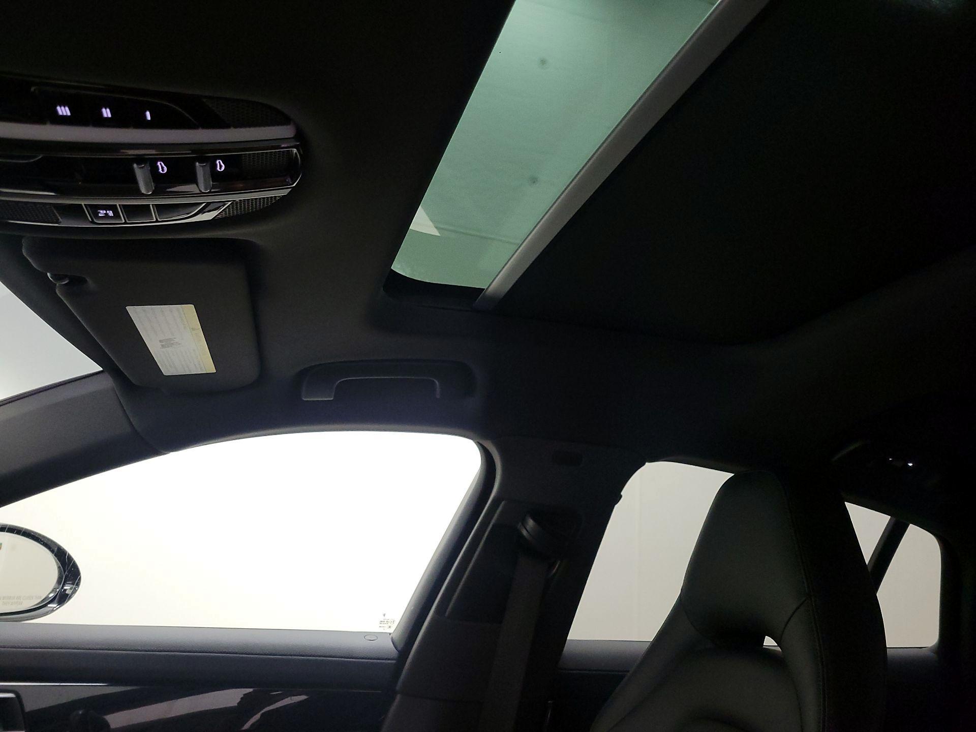 Thumbnail: 2020 Porsche Panamera - 20