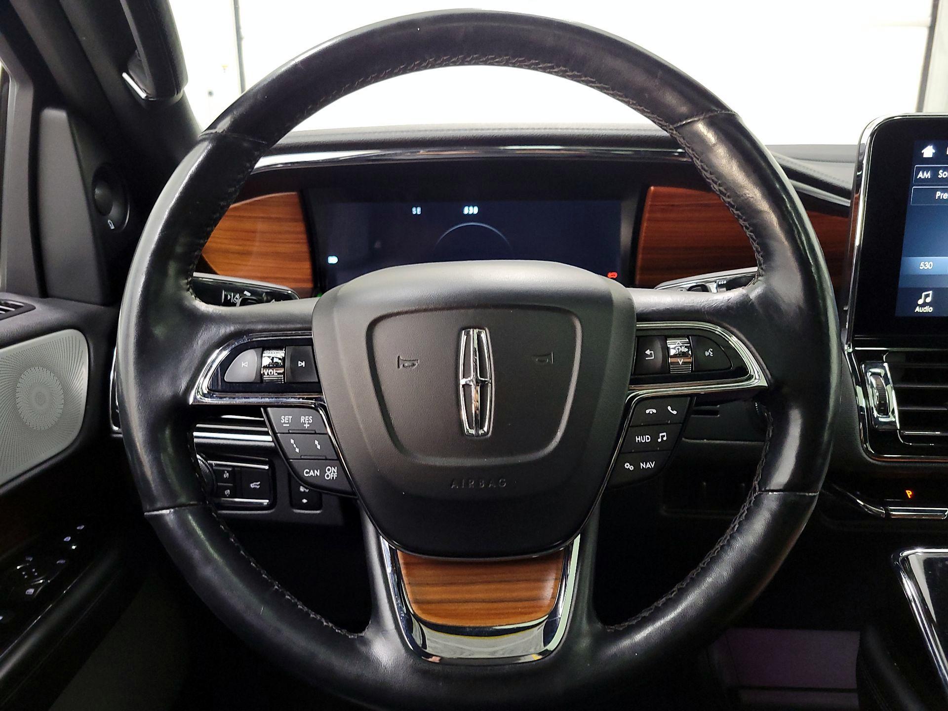 Thumbnail: 2019 Lincoln Navigator - 10