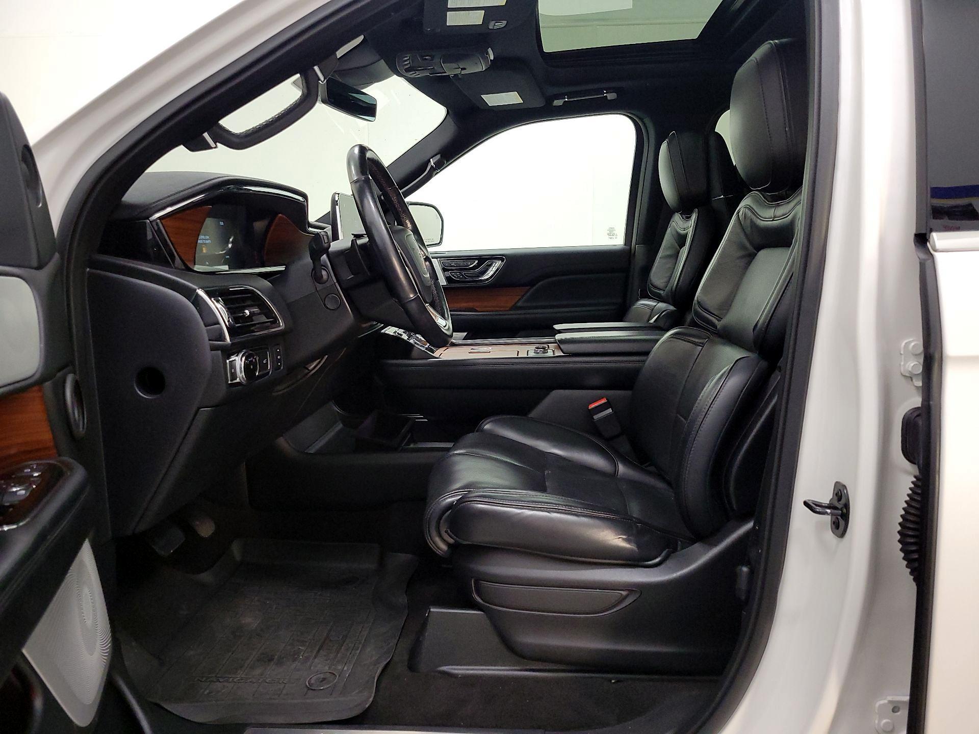 Thumbnail: 2019 Lincoln Navigator - 11