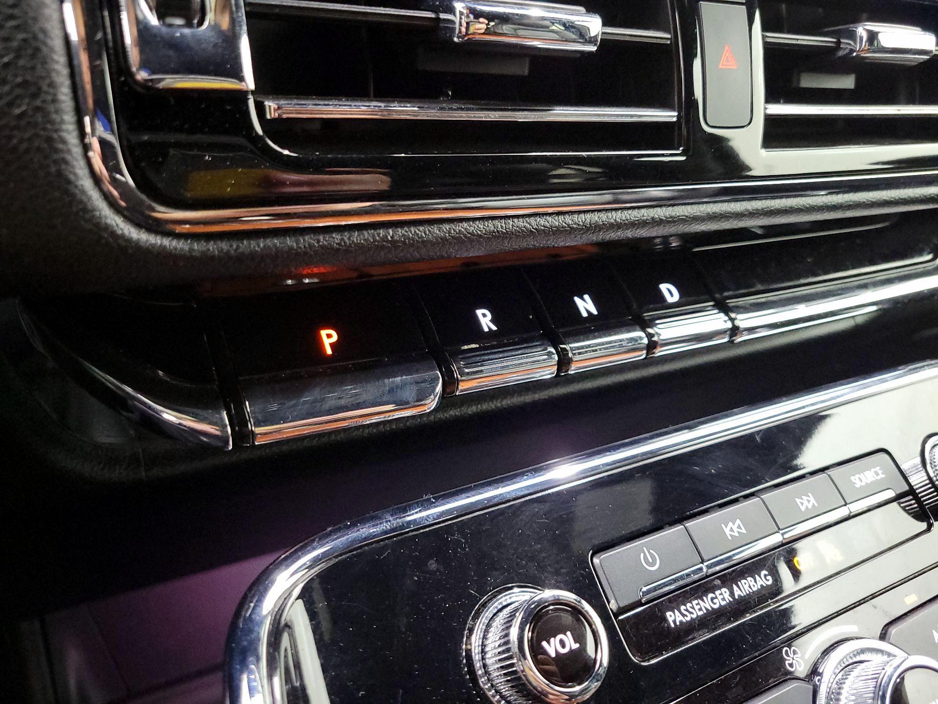 Thumbnail: 2019 Lincoln Navigator - 18