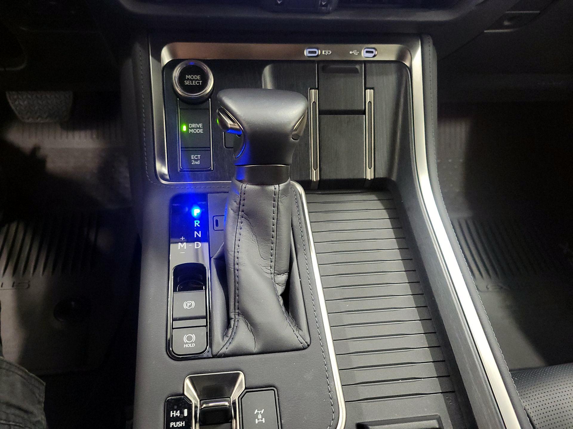Thumbnail: 2024 Lexus GX - 15