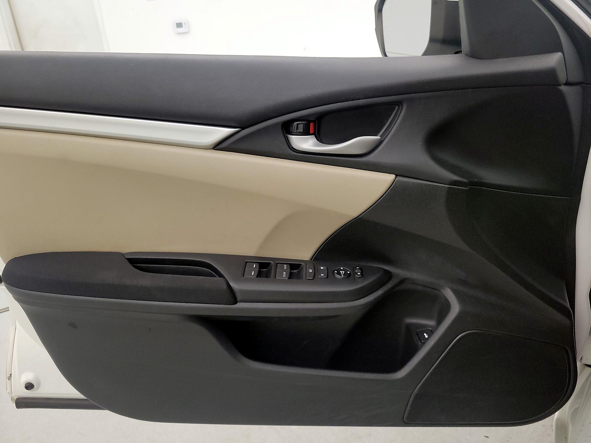 Thumbnail: 2017 Honda Civic - 12