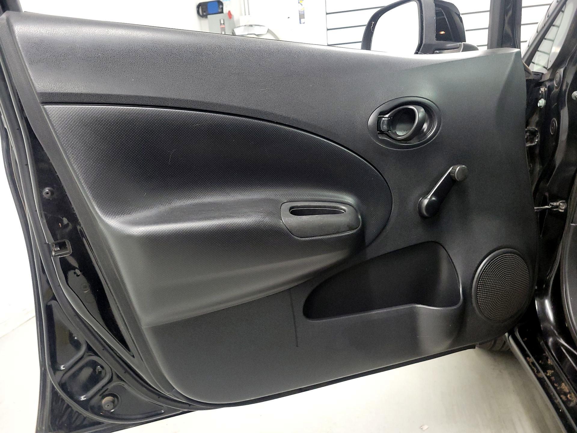 Thumbnail: 2014 Nissan Versa Note - 12