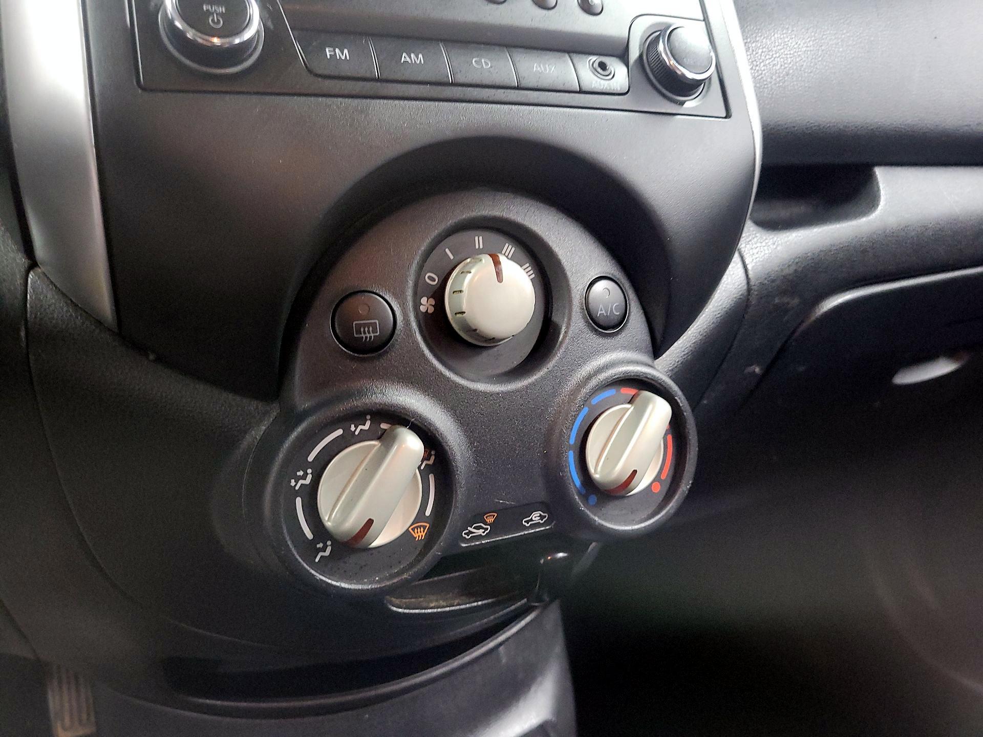Thumbnail: 2014 Nissan Versa Note - 15