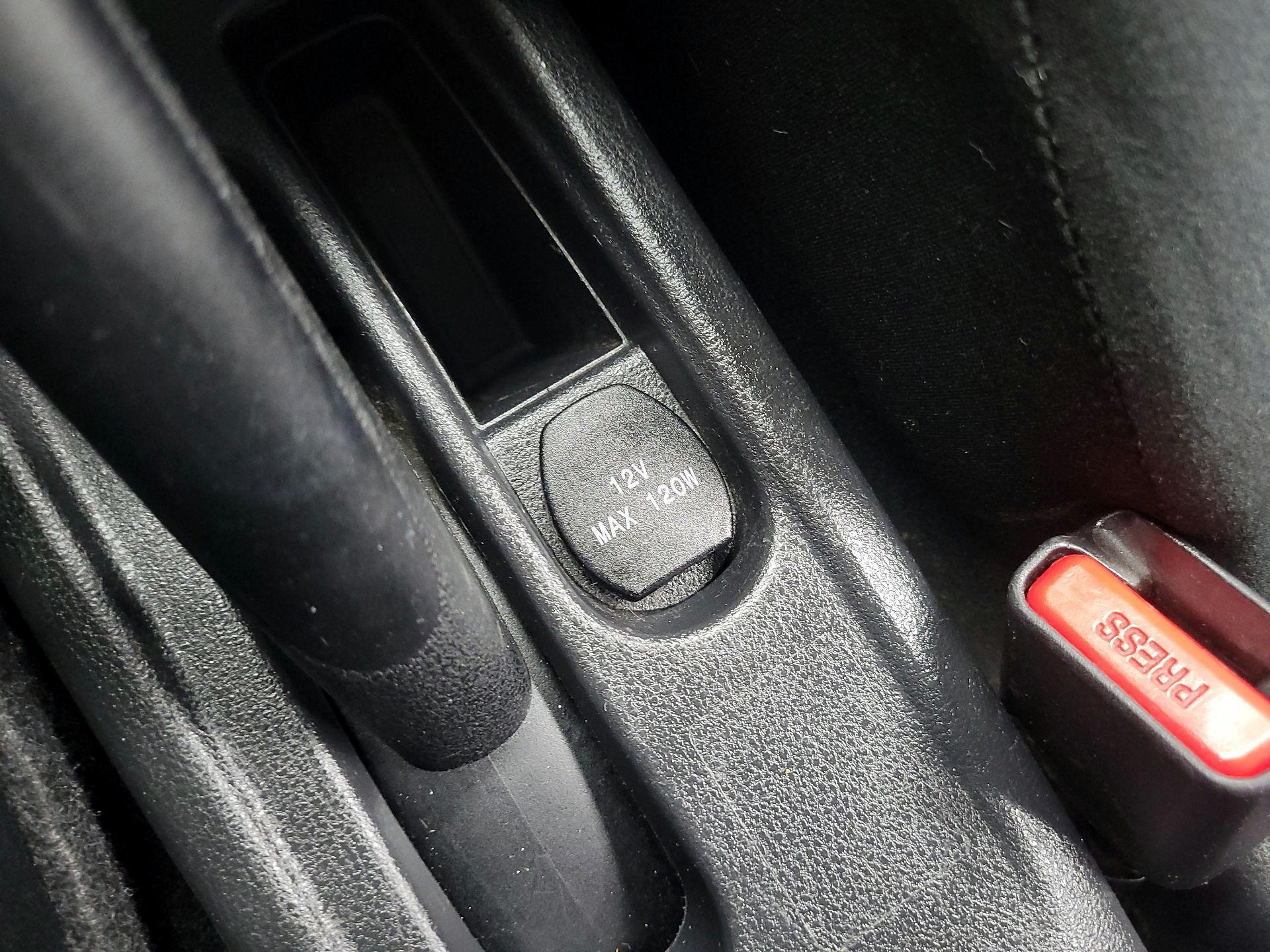 Thumbnail: 2014 Nissan Versa Note - 17