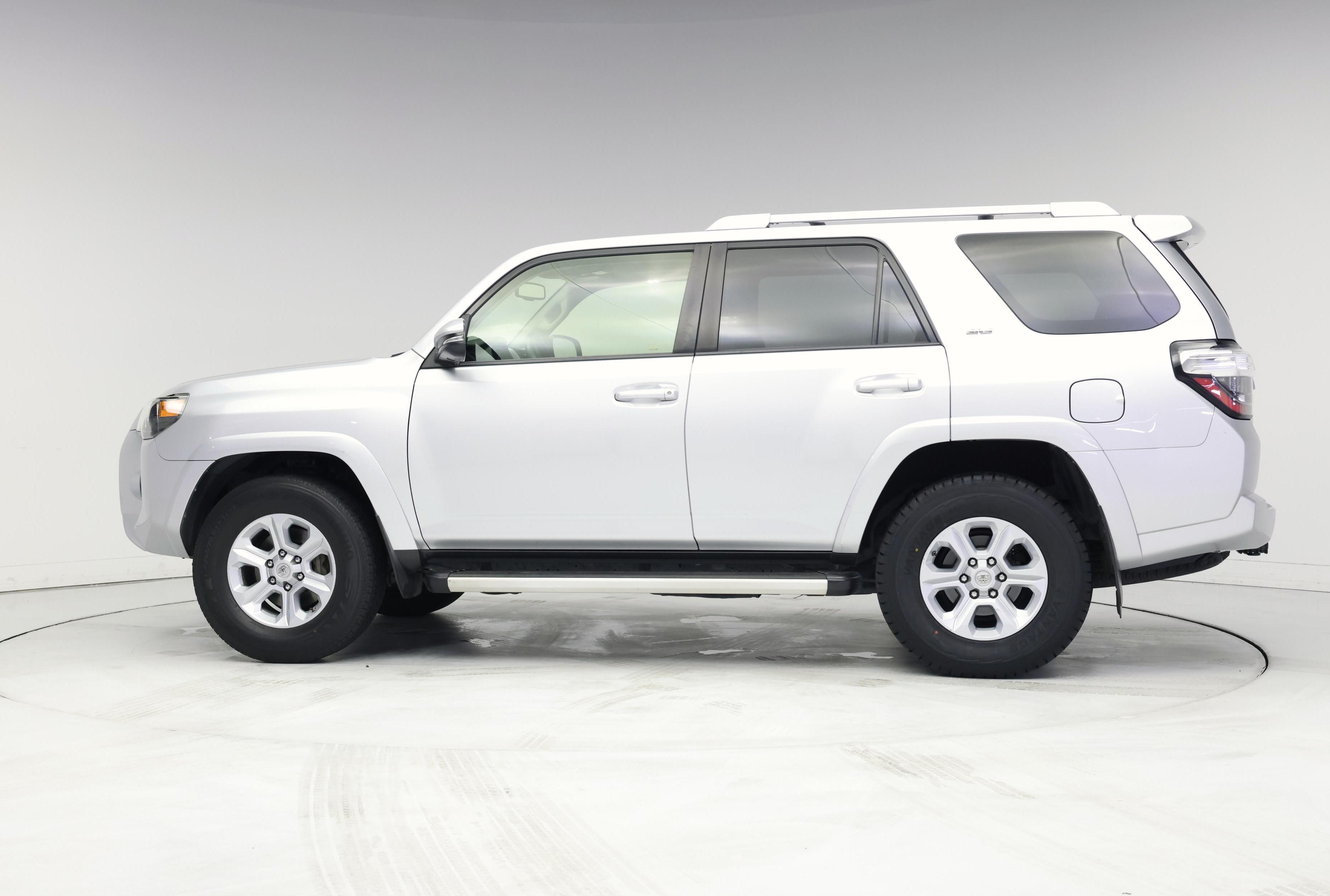 Thumbnail: 2018 Toyota 4Runner - 3