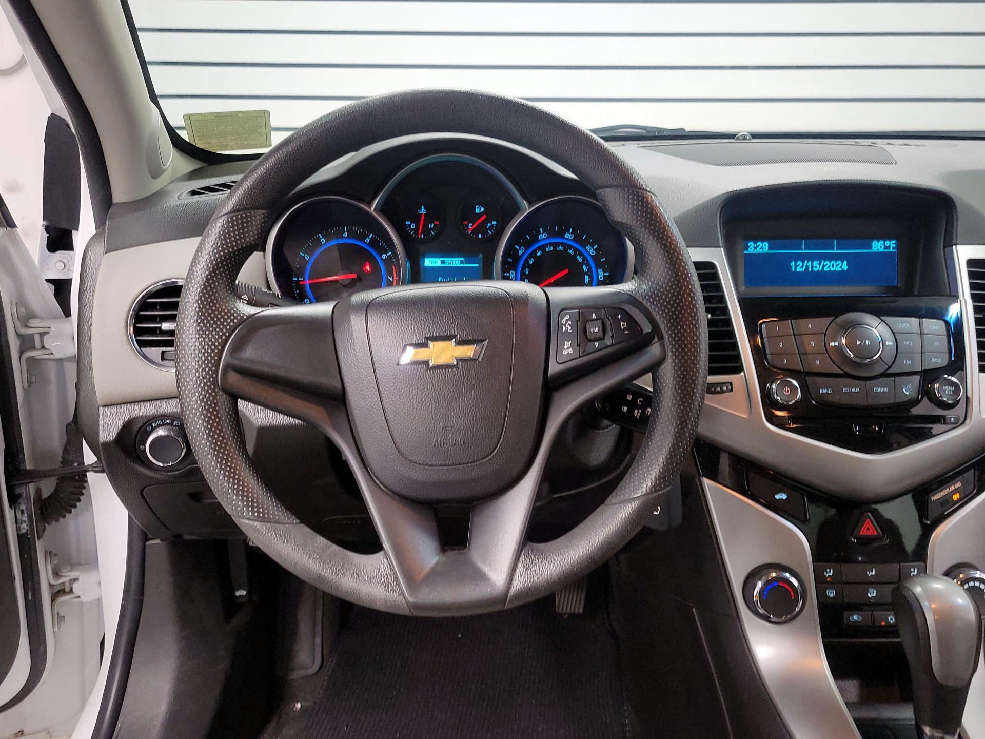 Thumbnail: 2015 Chevrolet Cruze - 10