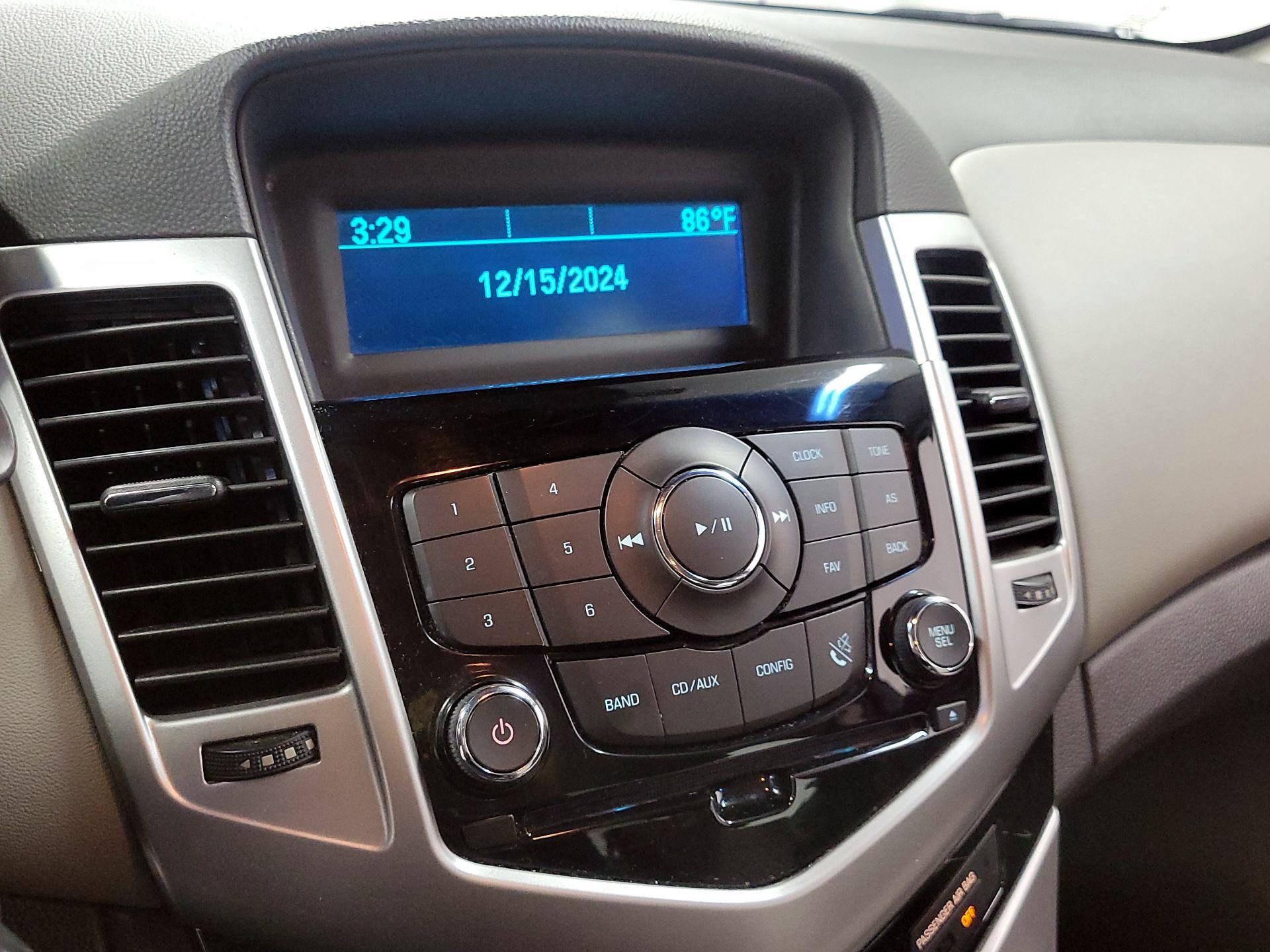 Thumbnail: 2015 Chevrolet Cruze - 14