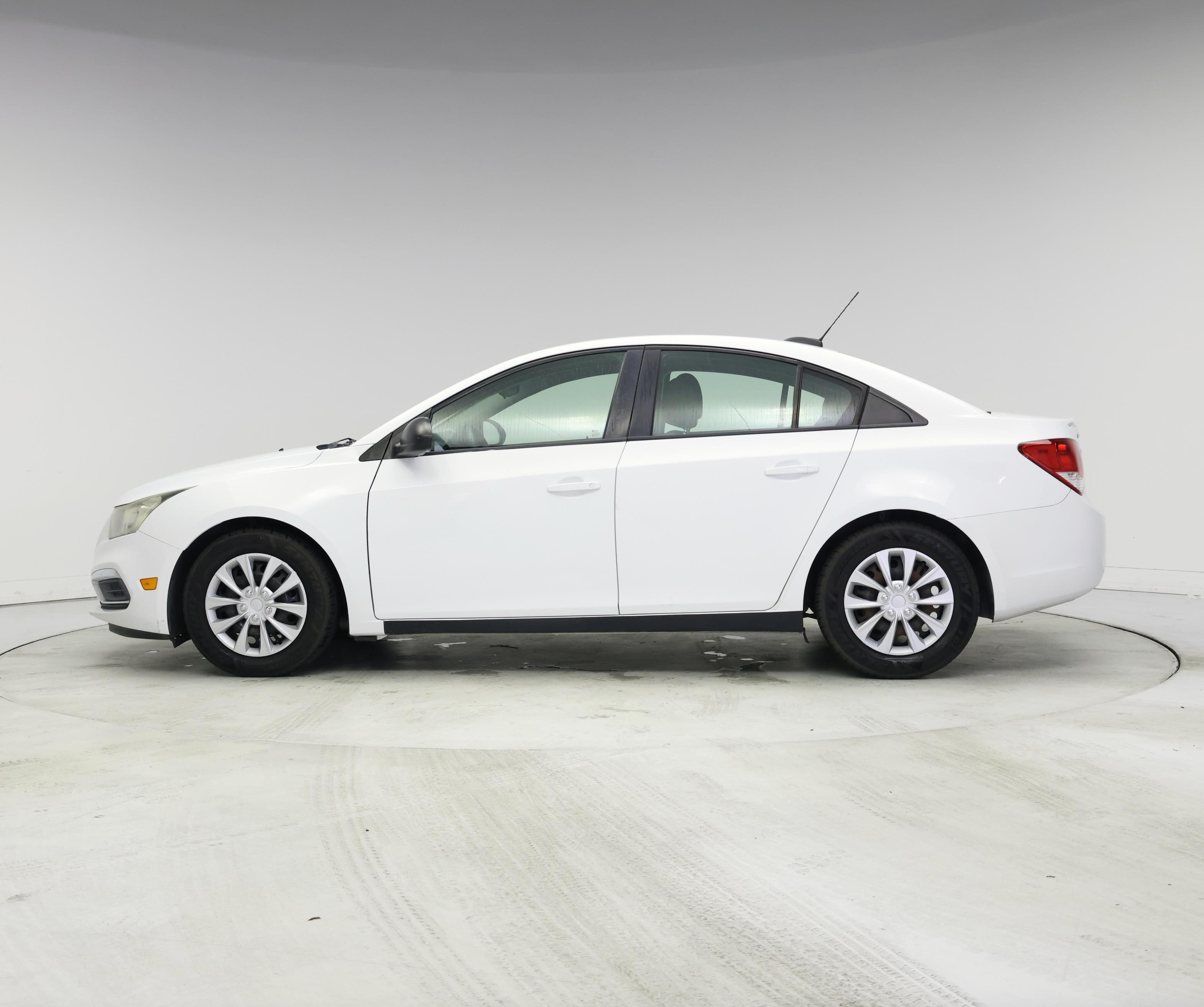 Thumbnail: 2015 Chevrolet Cruze - 3