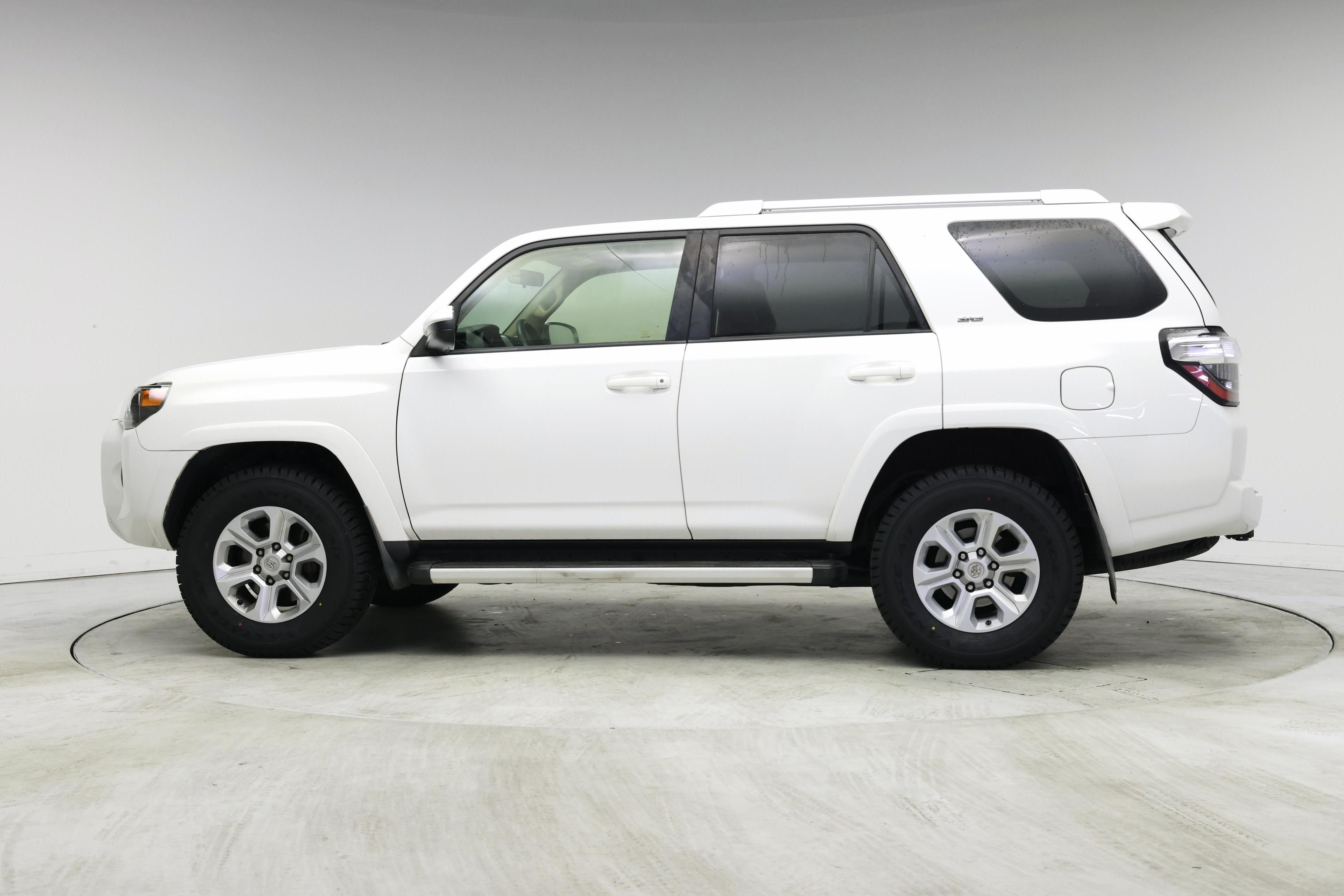 Thumbnail: 2018 Toyota 4Runner - 3
