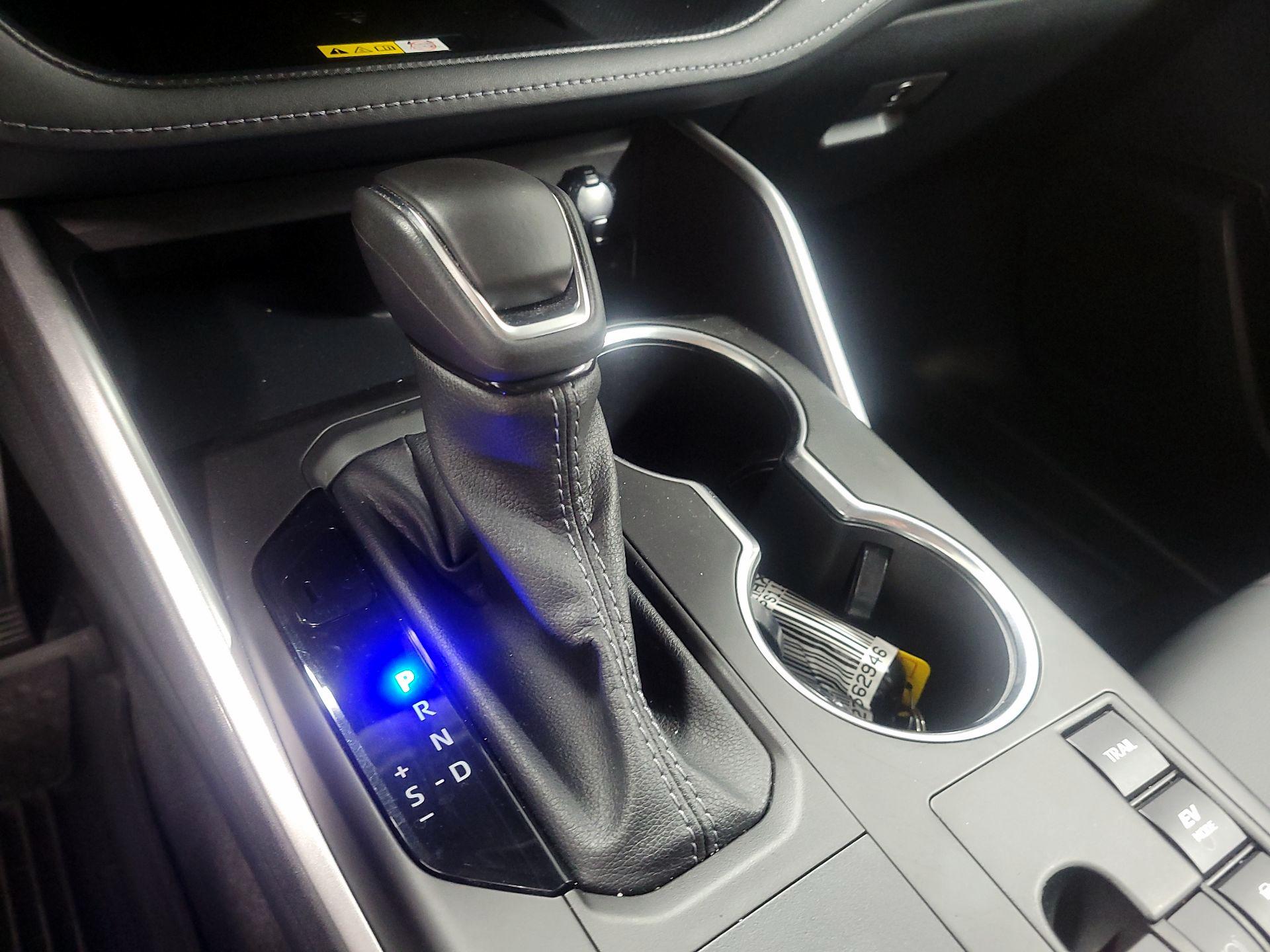Thumbnail: 2023 Toyota Highlander - 17