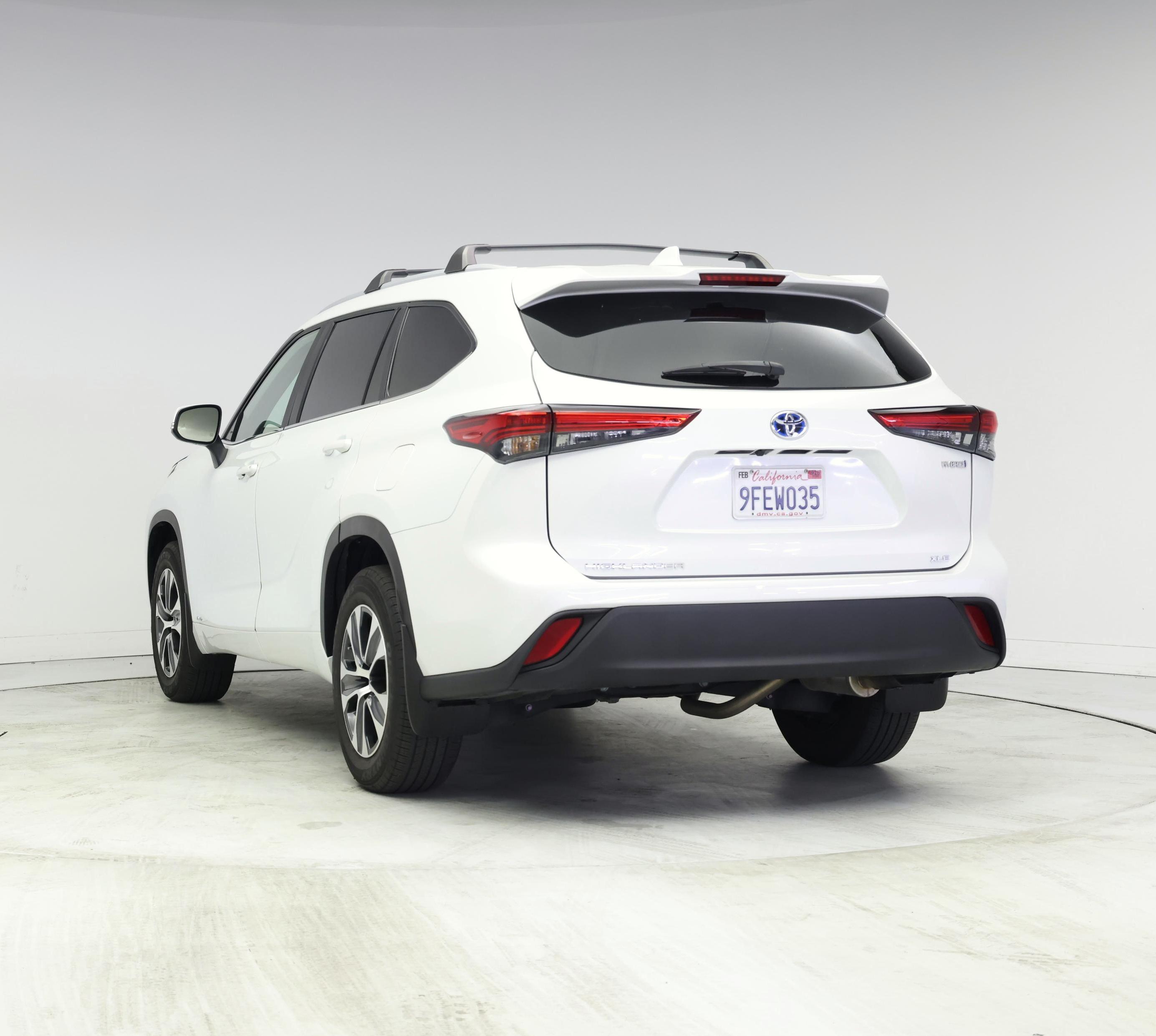 Thumbnail: 2023 Toyota Highlander - 2