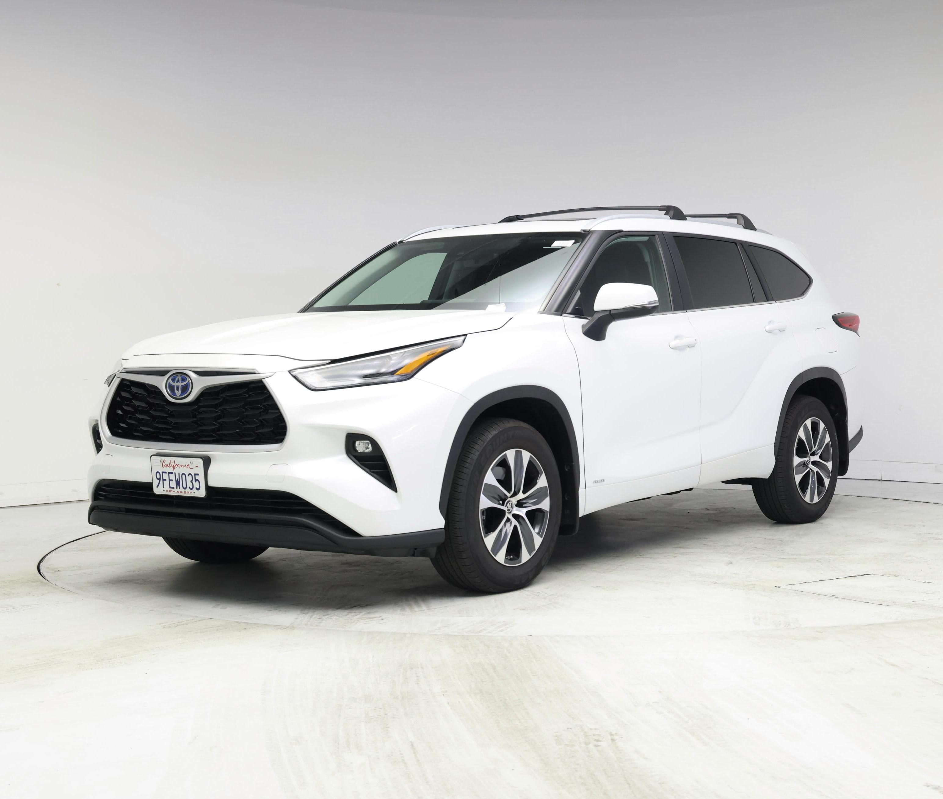 Thumbnail: 2023 Toyota Highlander - 4