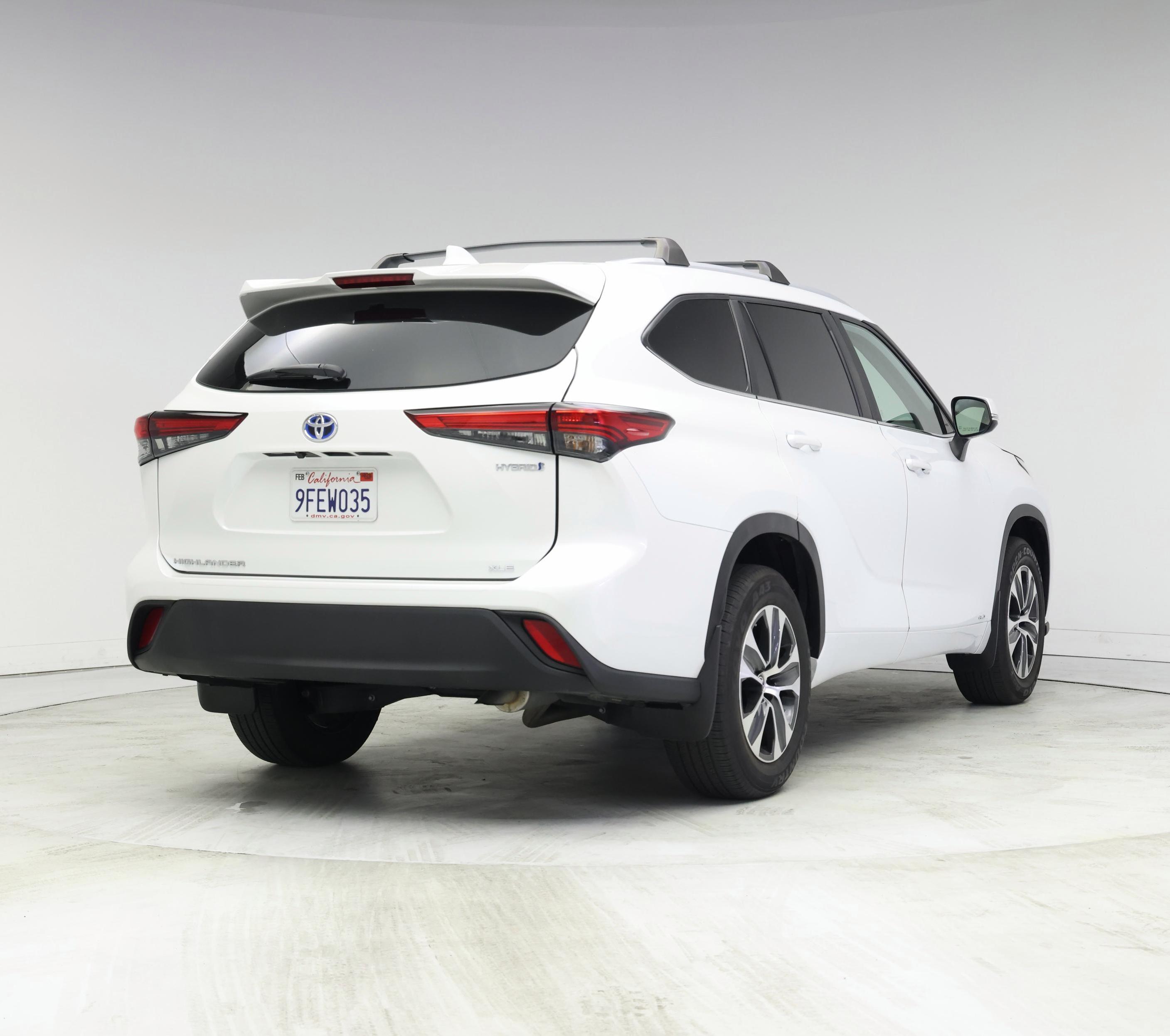 Thumbnail: 2023 Toyota Highlander - 8
