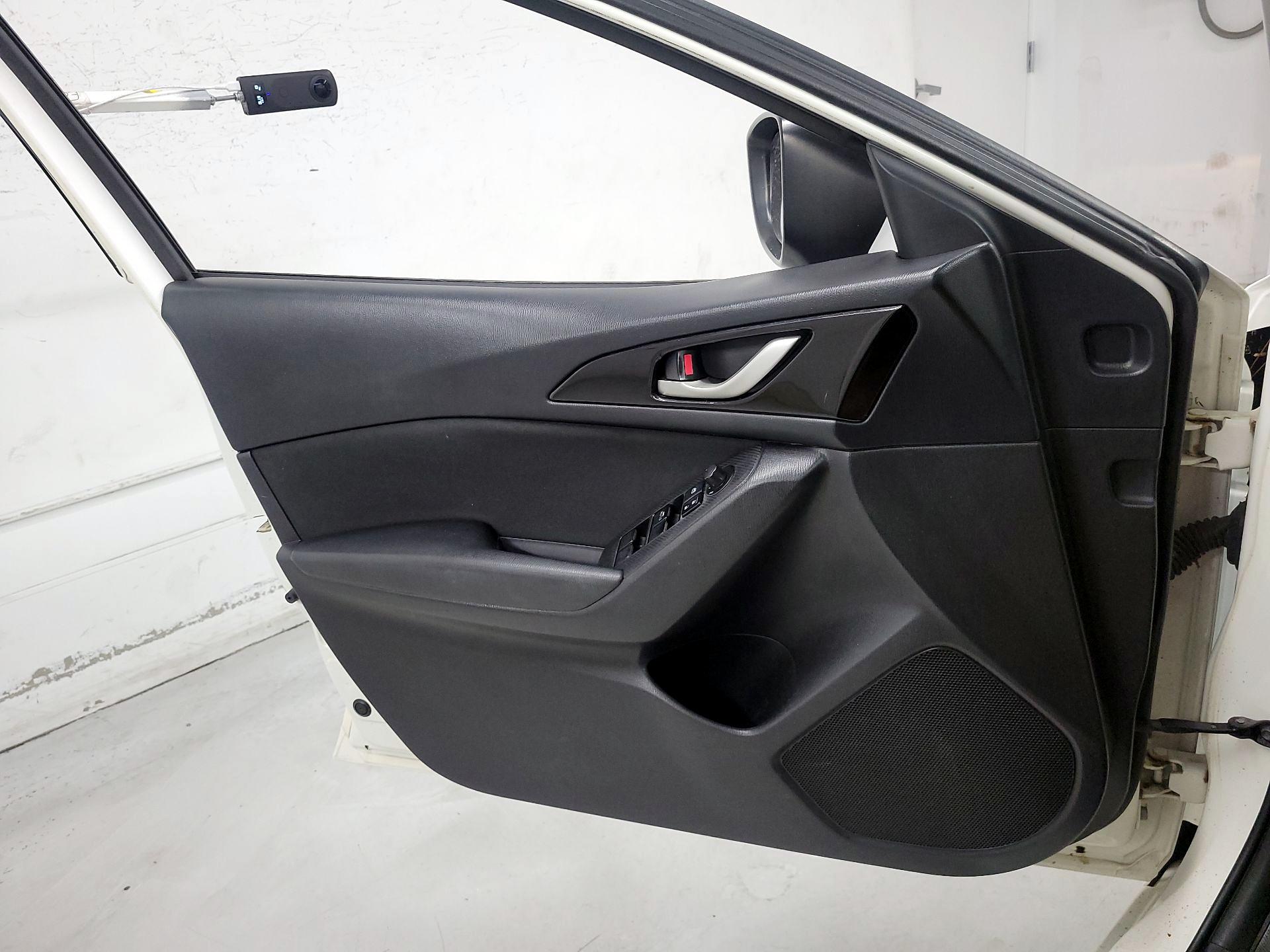 Thumbnail: 2015 Mazda Mazda3 - 12