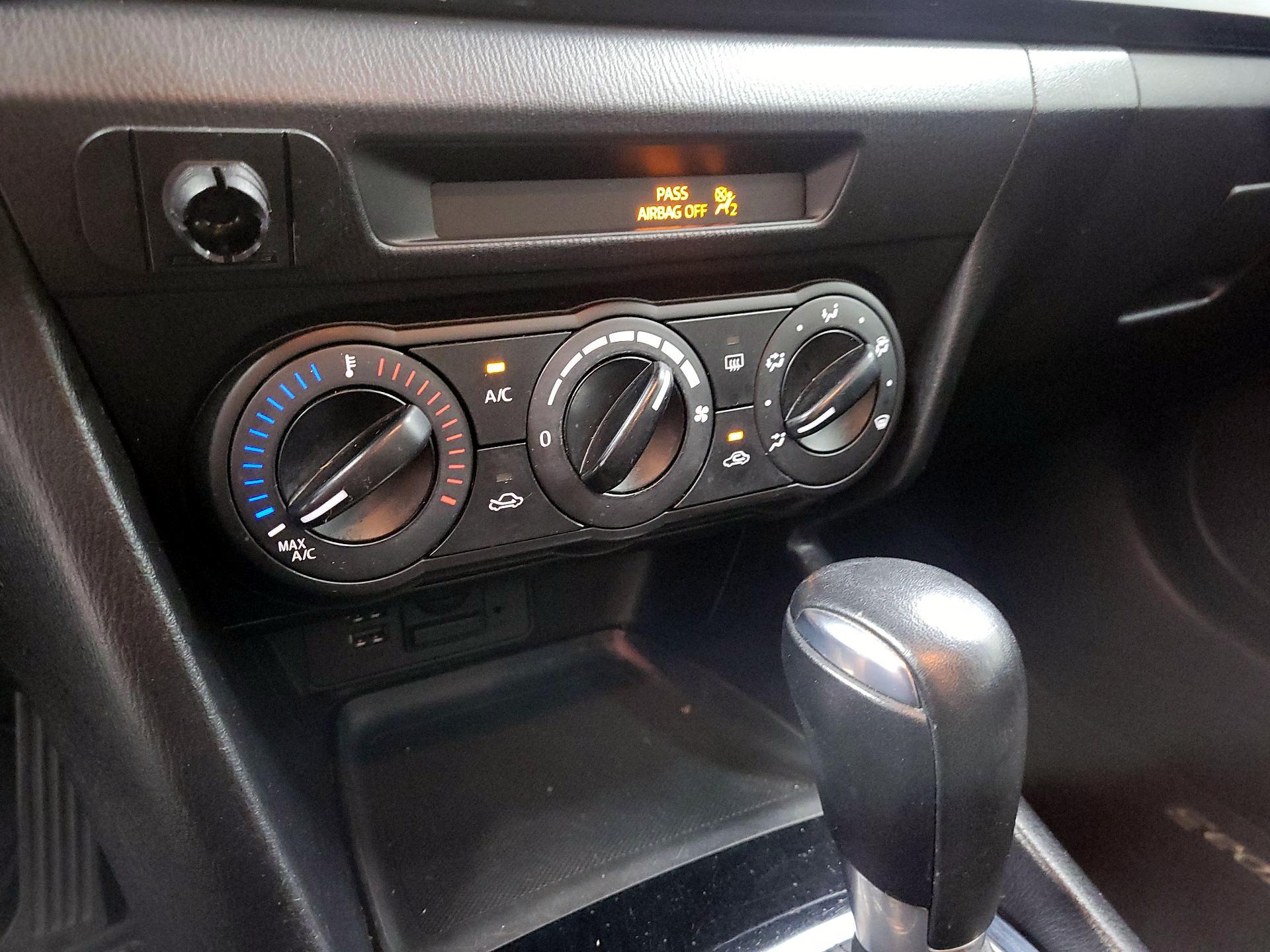 Thumbnail: 2015 Mazda Mazda3 - 14