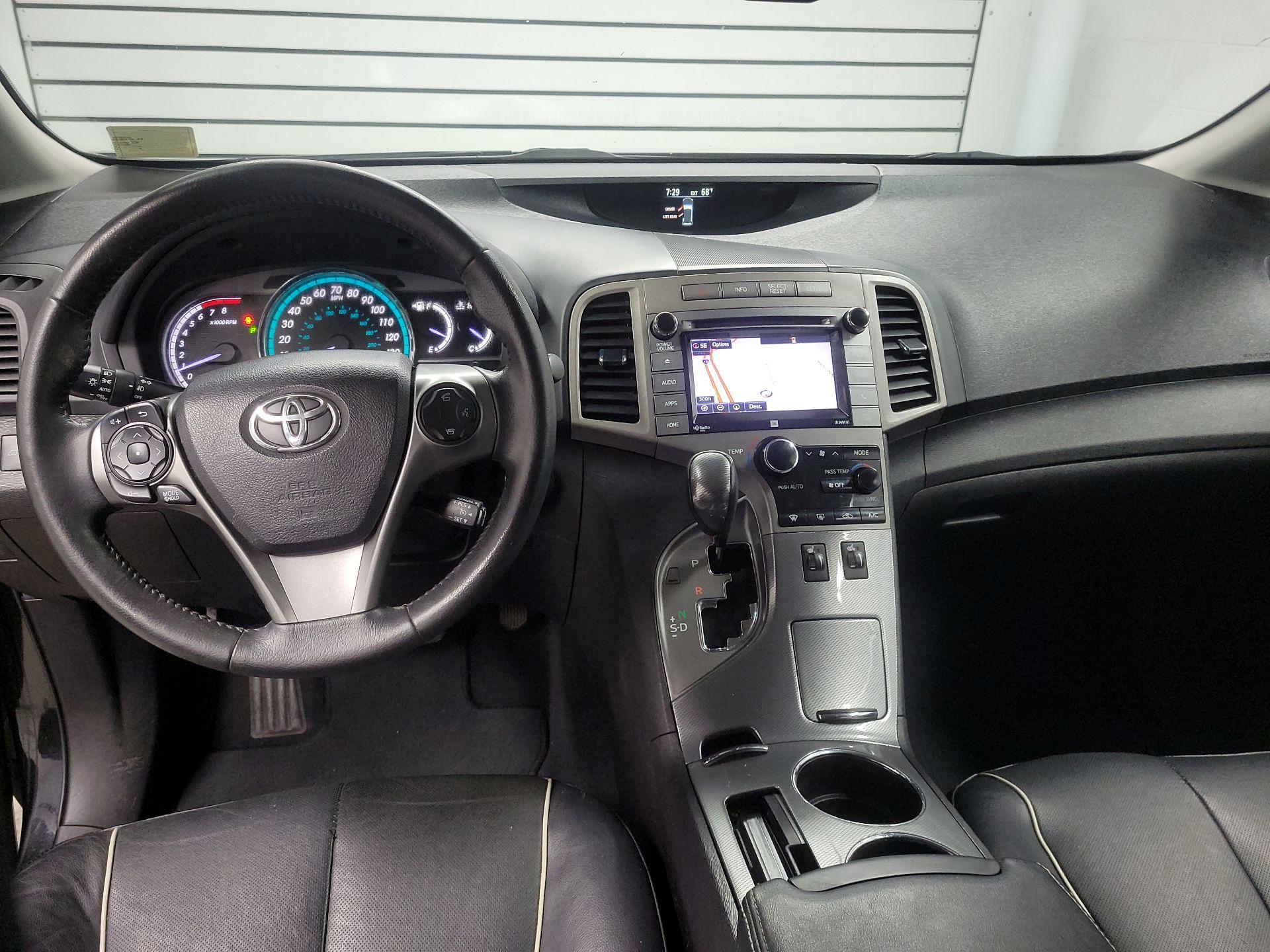 Thumbnail: 2015 Toyota Venza - 9