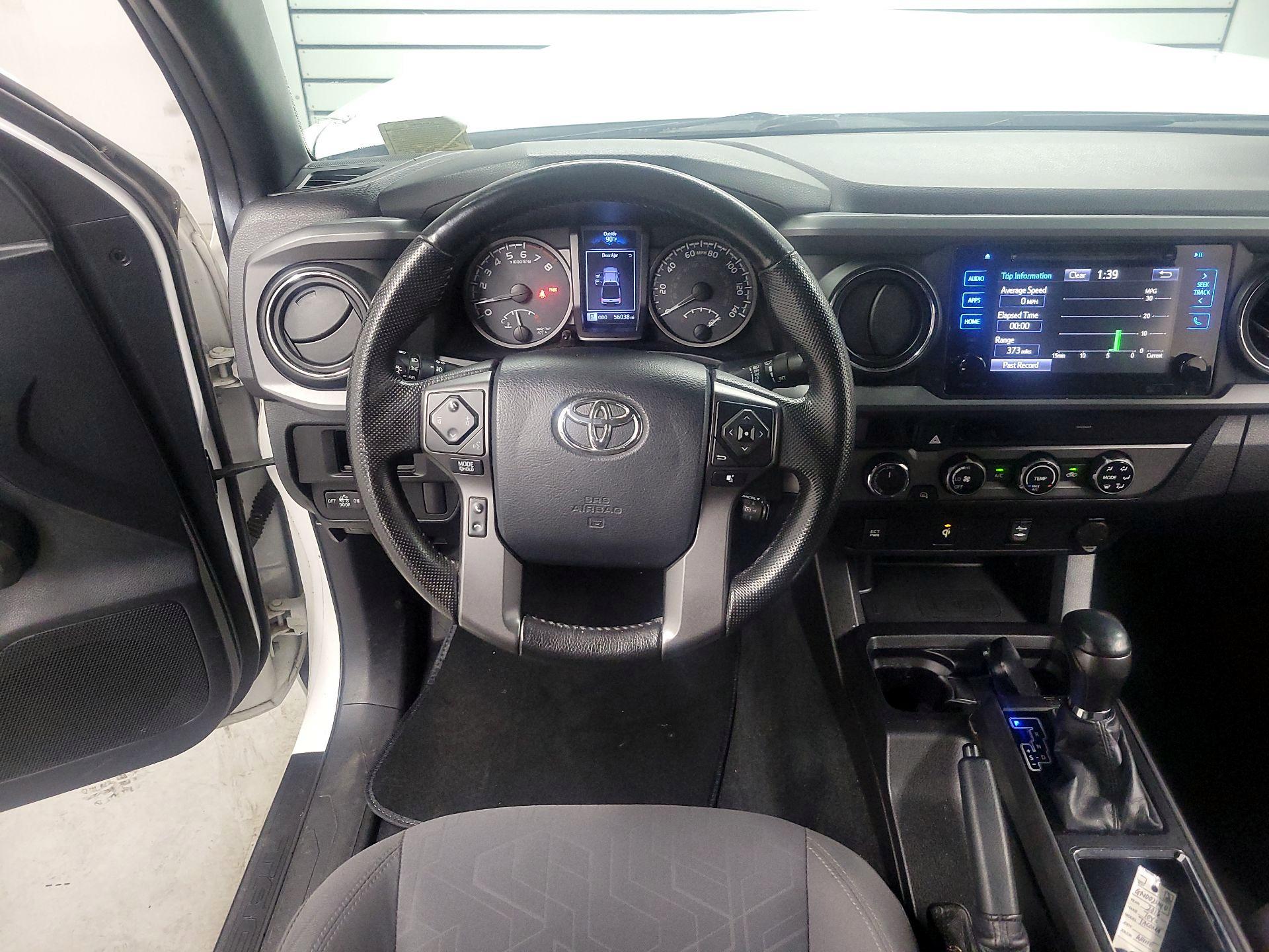 Thumbnail: 2016 Toyota Tacoma - 10