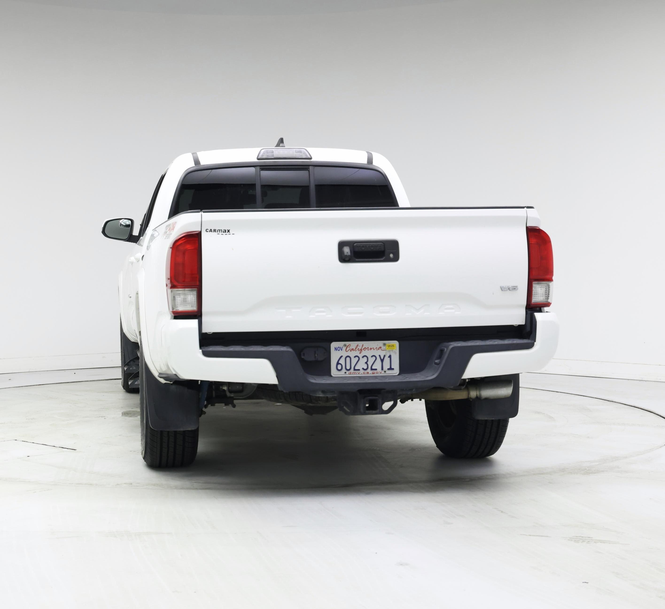 Thumbnail: 2016 Toyota Tacoma - 6