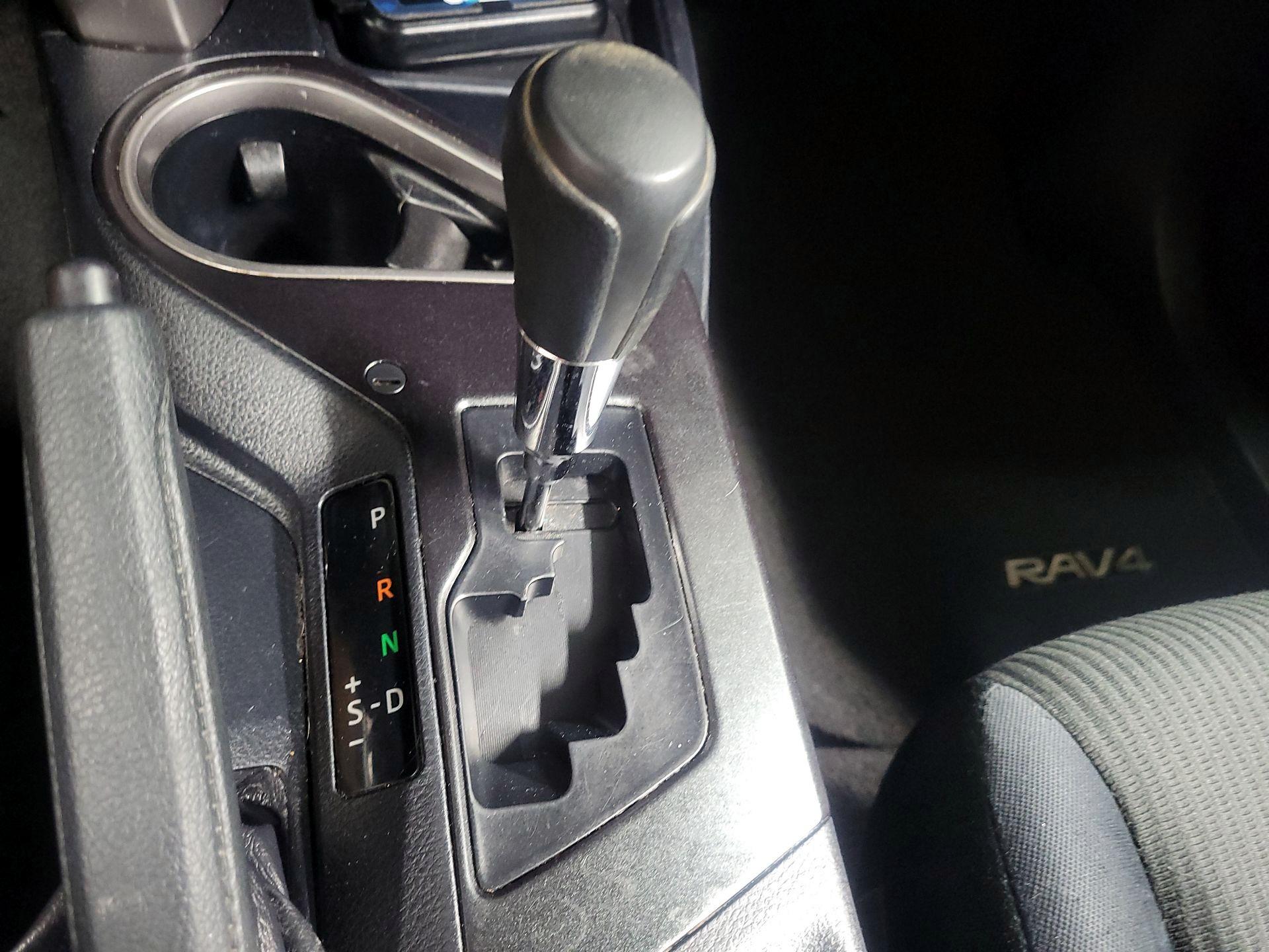 Thumbnail: 2016 Toyota RAV4 - 16