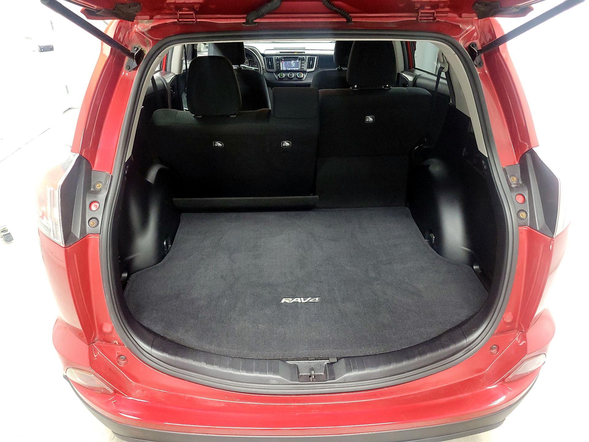 Thumbnail: 2016 Toyota RAV4 - 18