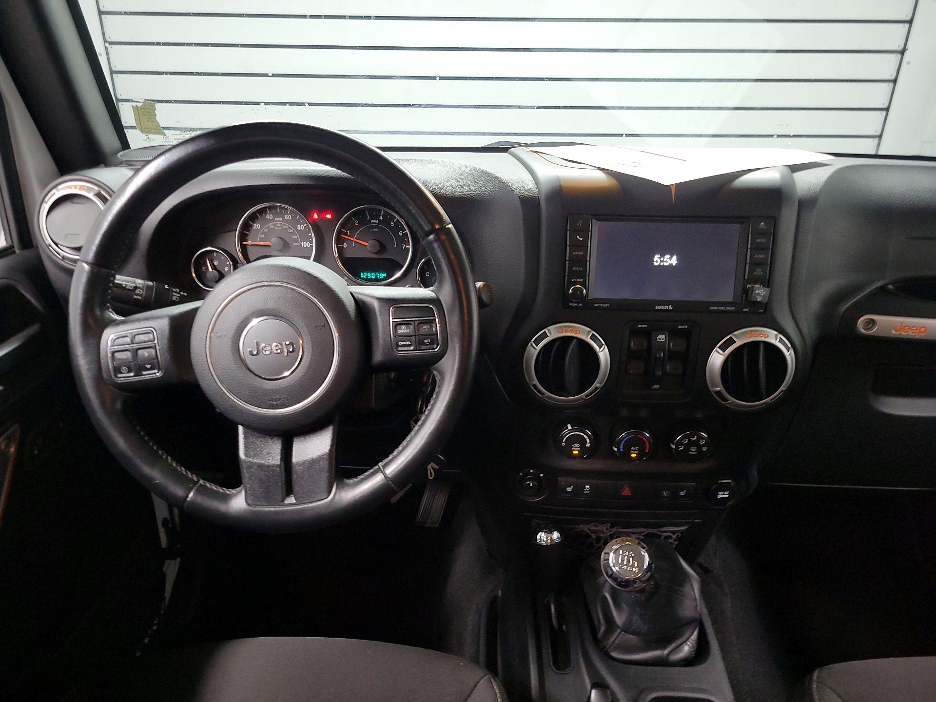 Thumbnail: 2016 Jeep Wrangler - 9