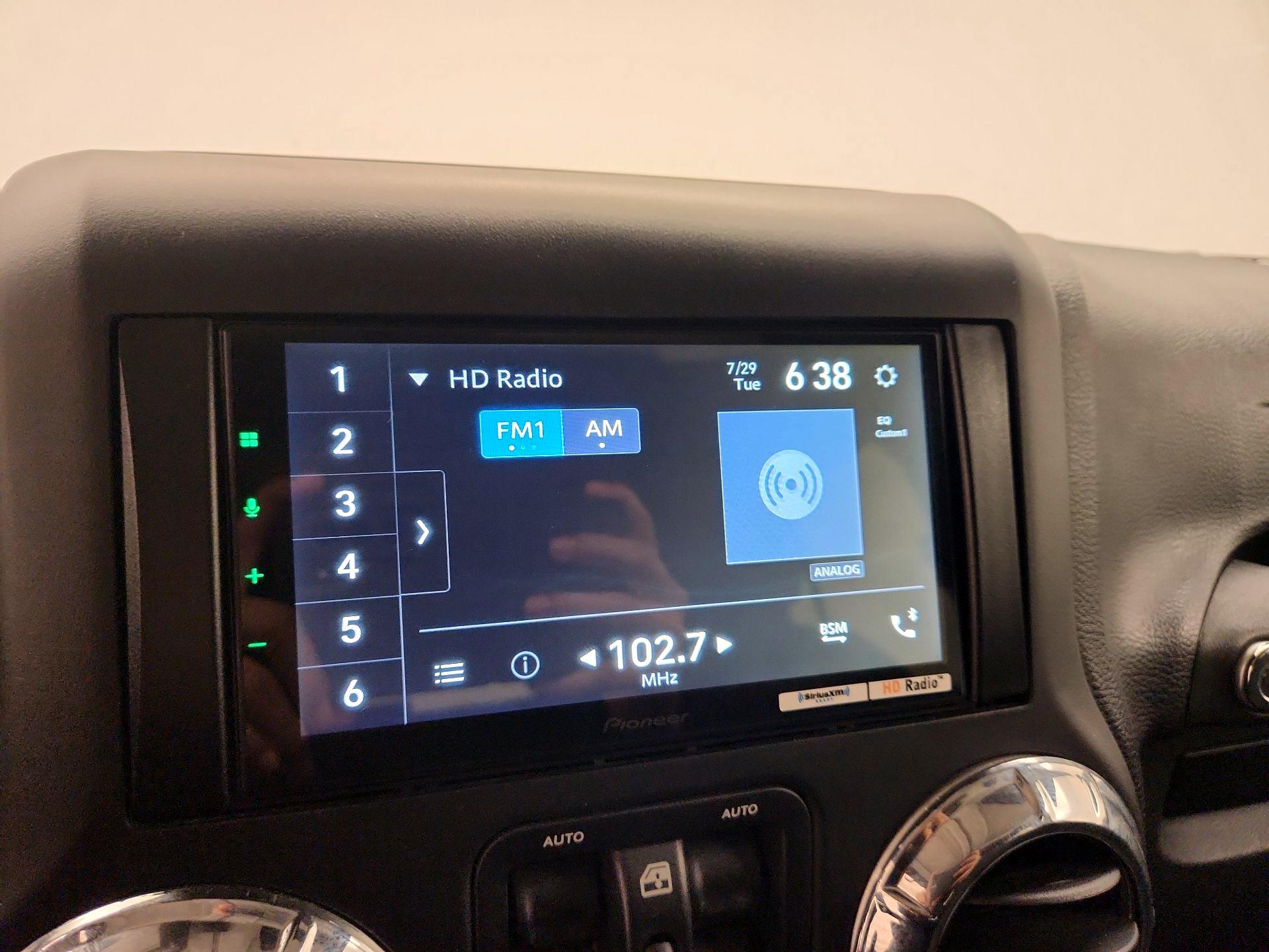 Thumbnail: 2018 Jeep Wrangler - 14