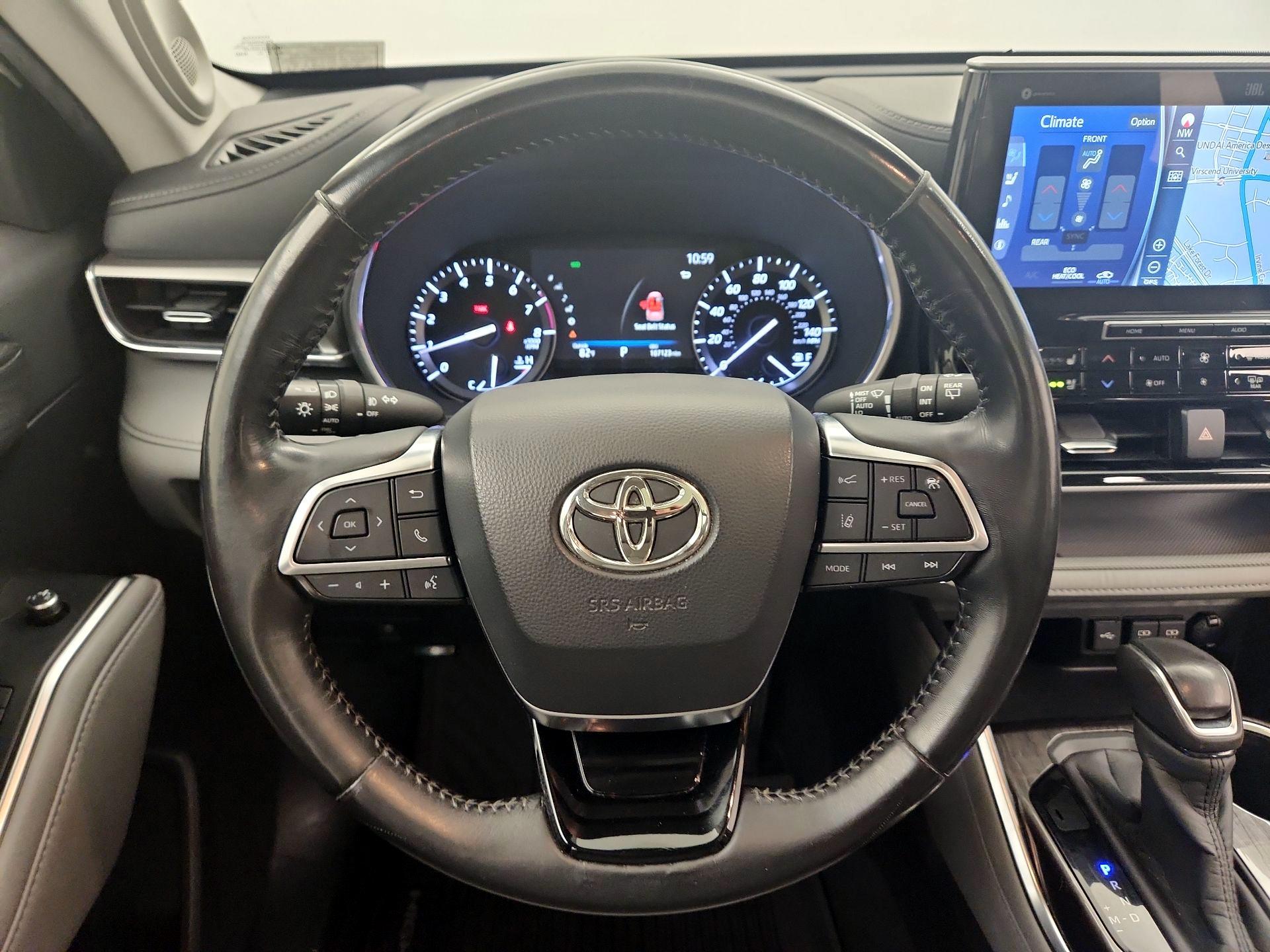 Thumbnail: 2020 Toyota Highlander - 10