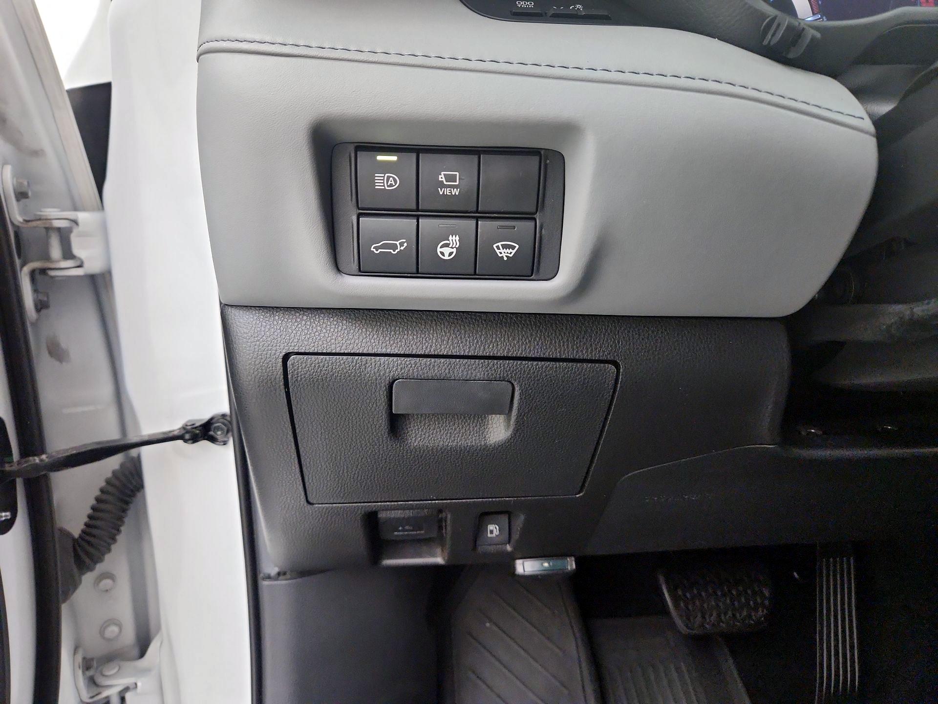 Thumbnail: 2020 Toyota Highlander - 13