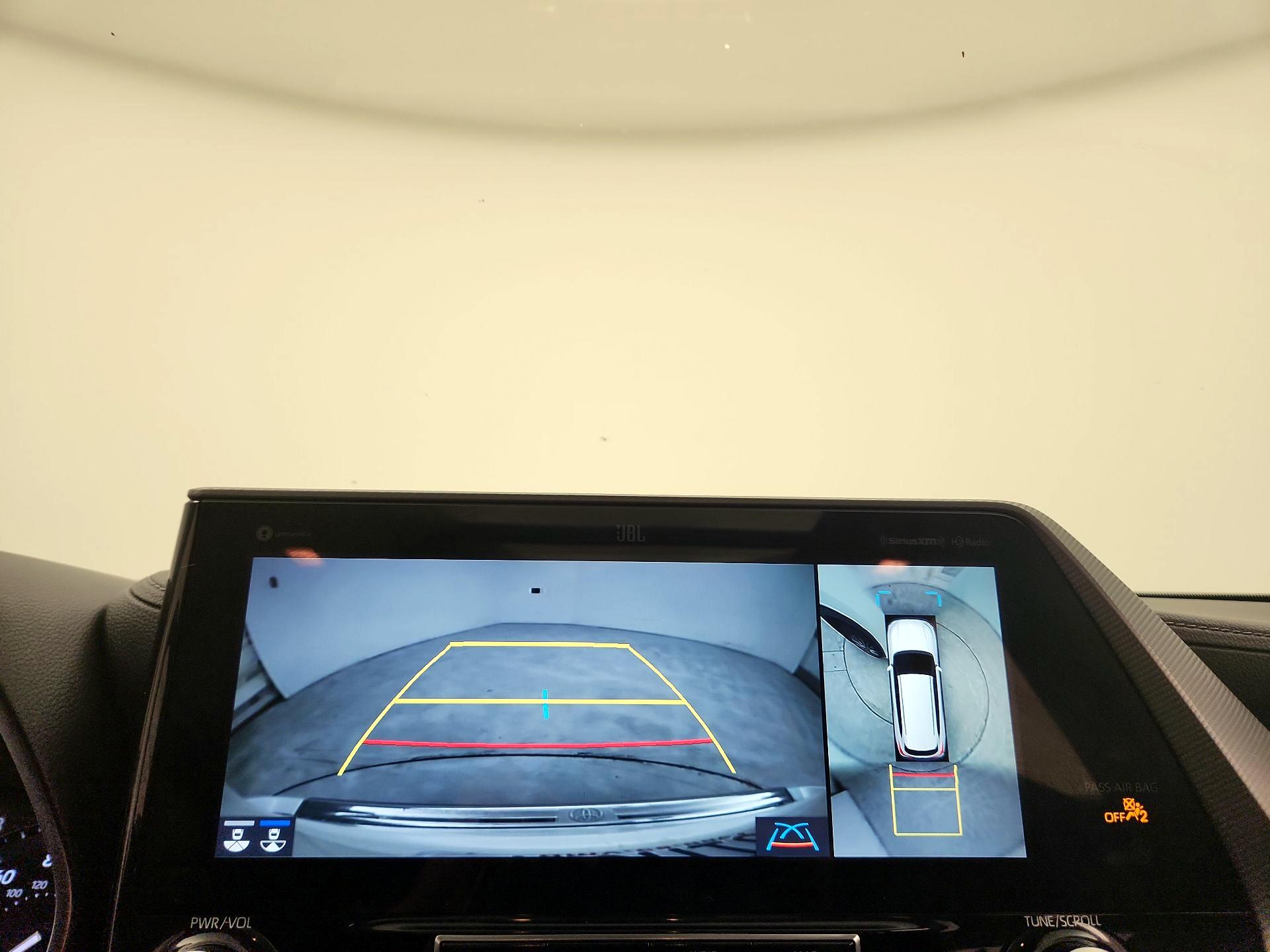 Thumbnail: 2020 Toyota Highlander - 15