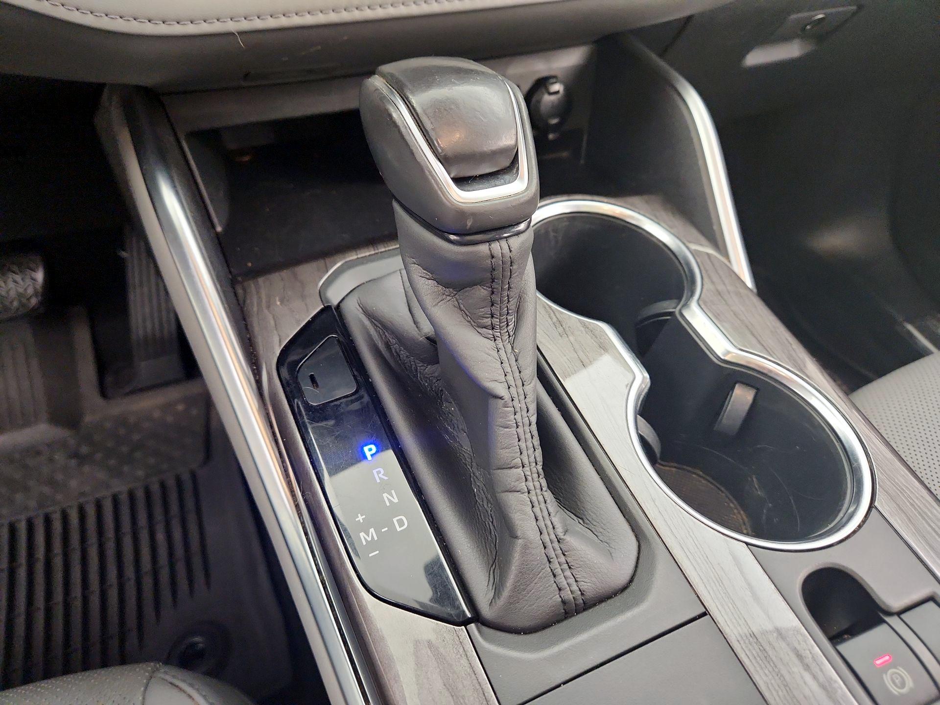 Thumbnail: 2020 Toyota Highlander - 18