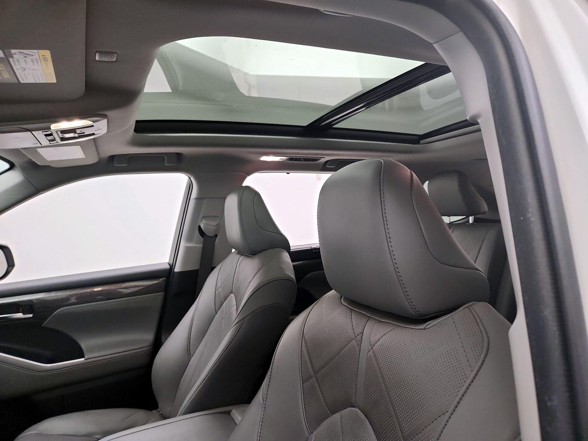 Thumbnail: 2020 Toyota Highlander - 20