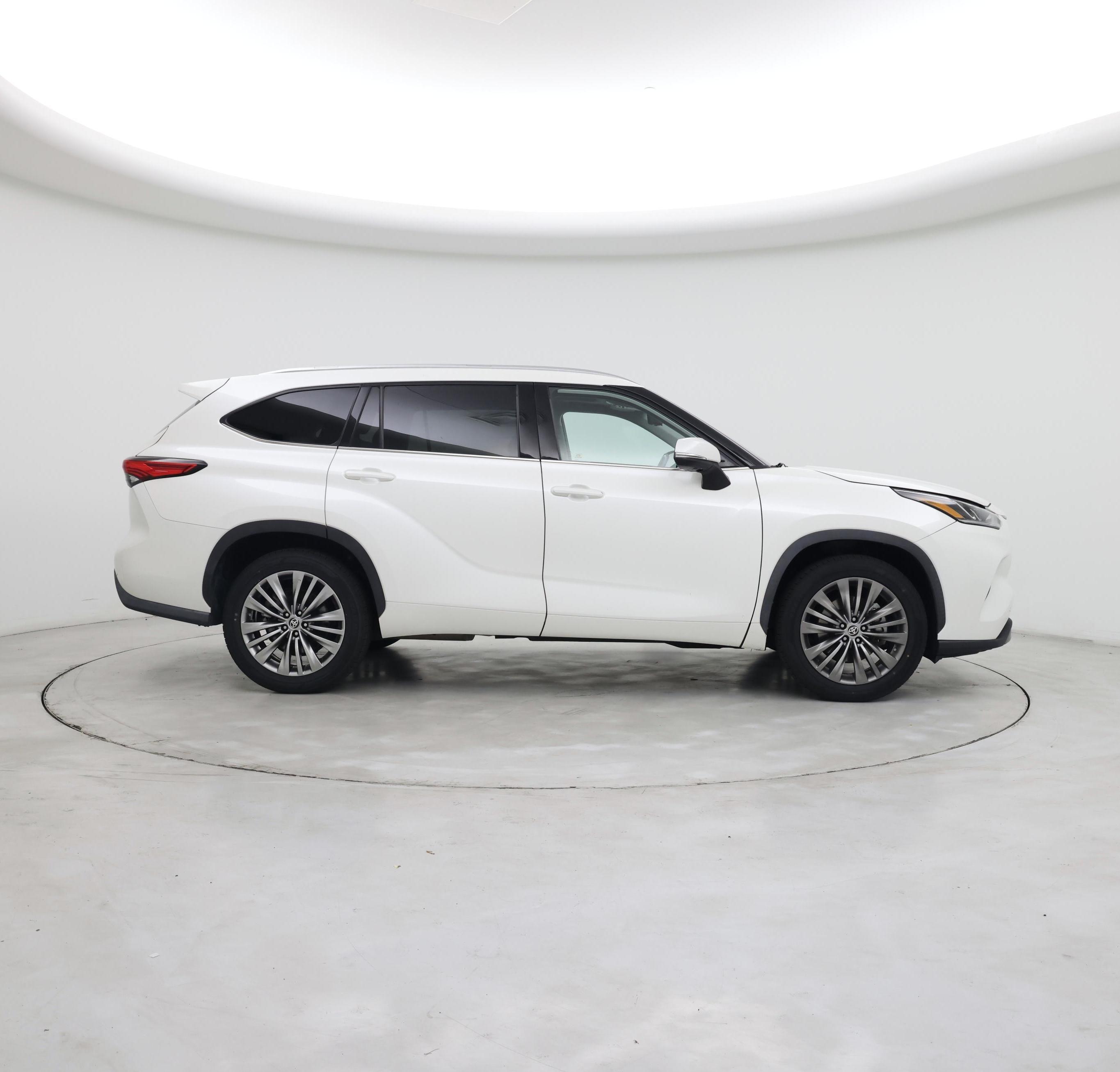 Thumbnail: 2020 Toyota Highlander - 7