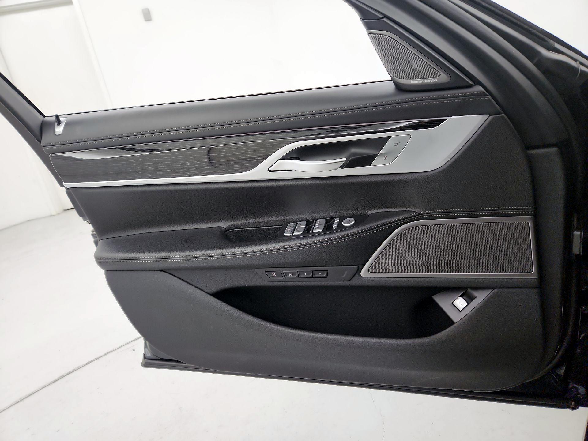 Thumbnail: 2019 BMW 7 Series - 12