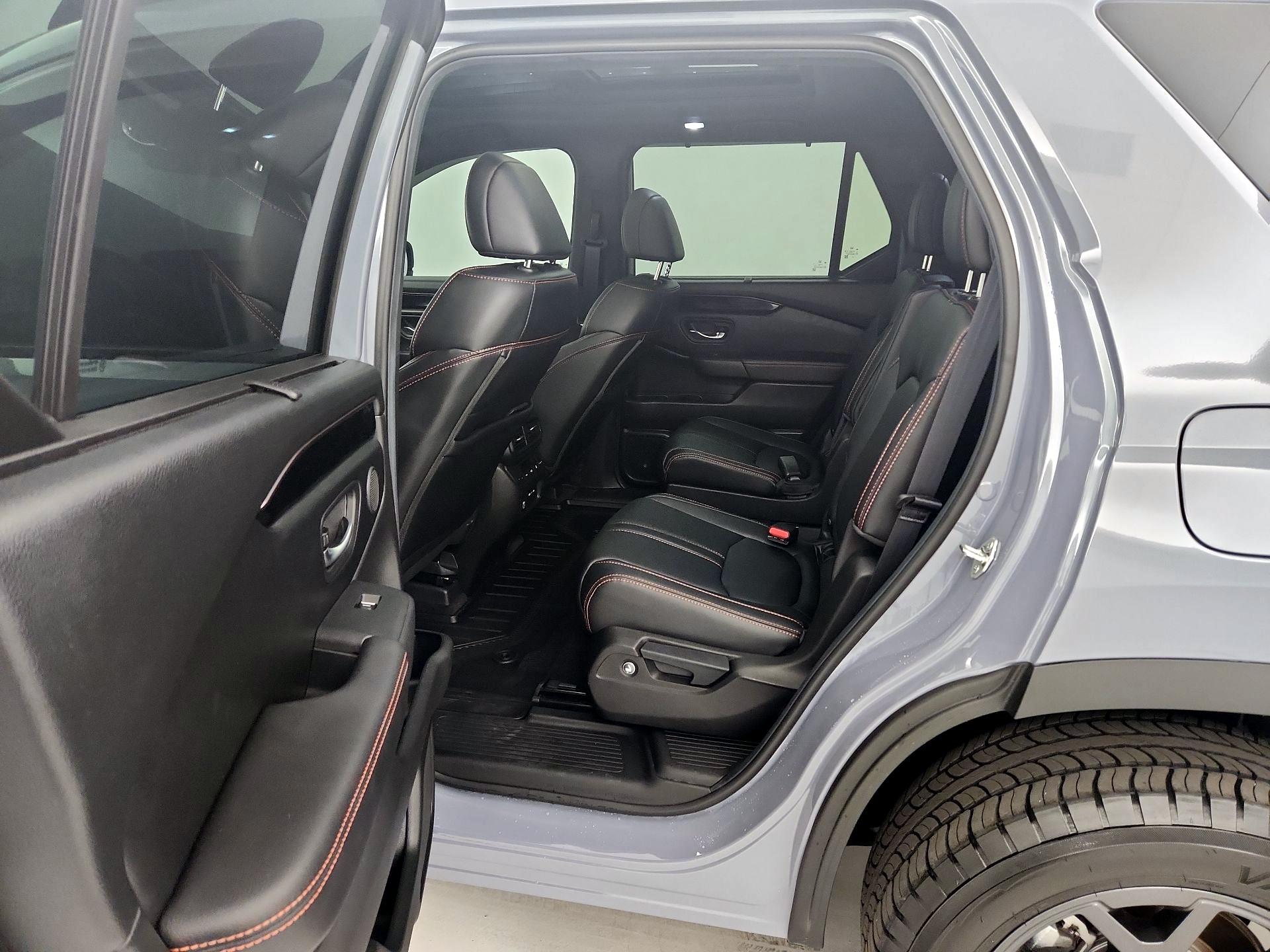 Thumbnail: 2025 Honda Pilot - 20