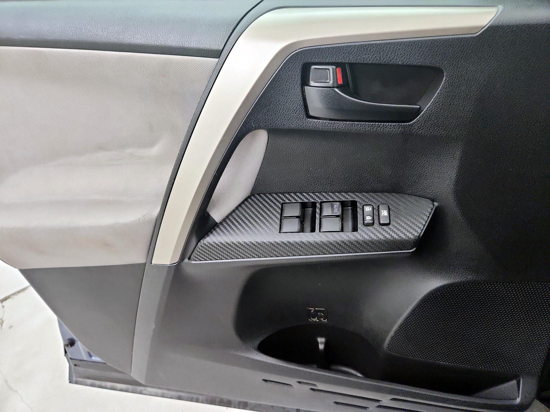 Thumbnail: 2014 Toyota RAV4 - 12