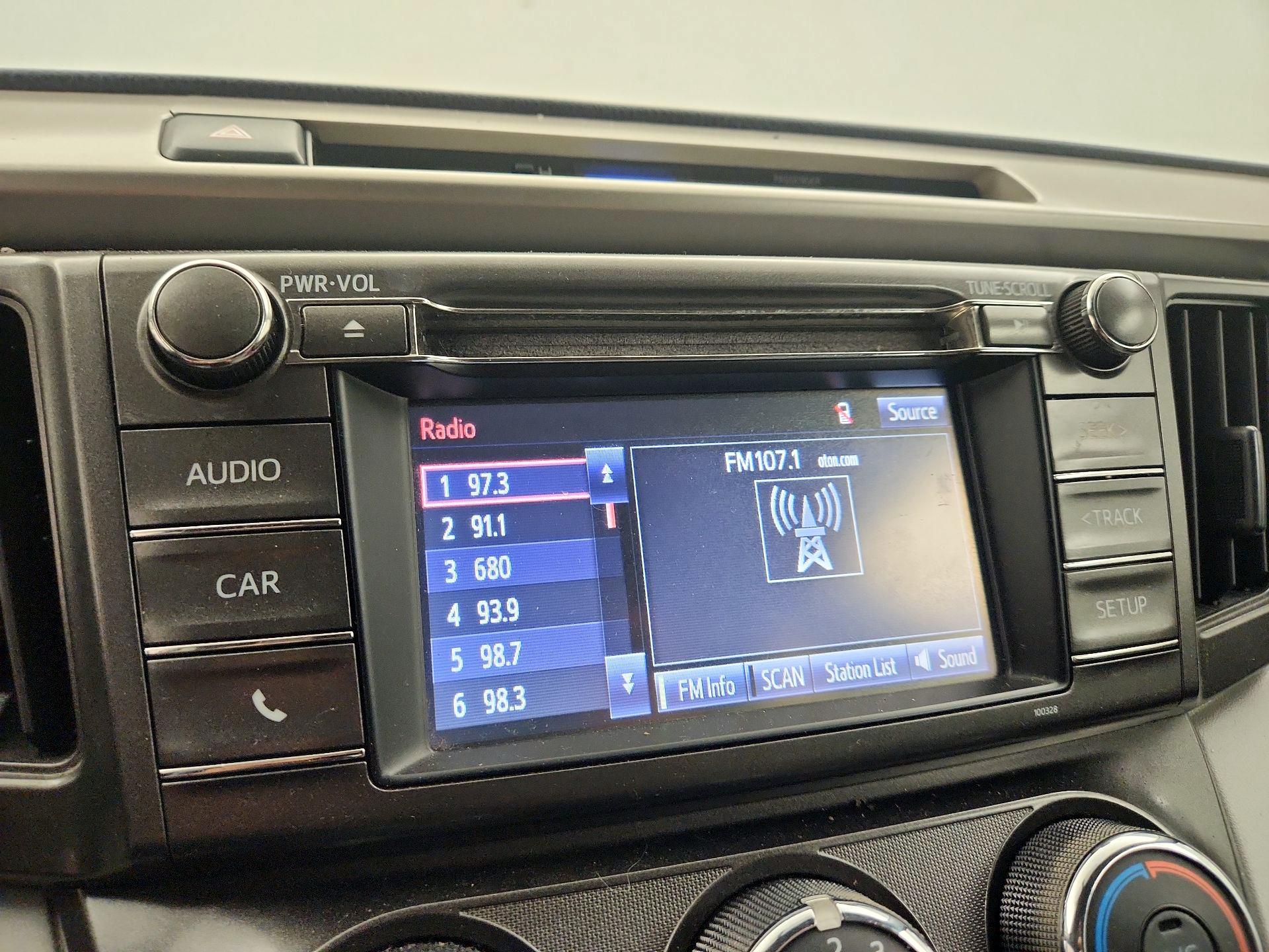 Thumbnail: 2014 Toyota RAV4 - 15