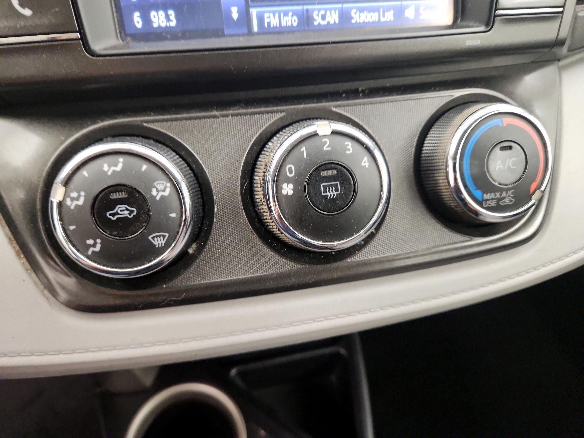 Thumbnail: 2014 Toyota RAV4 - 16