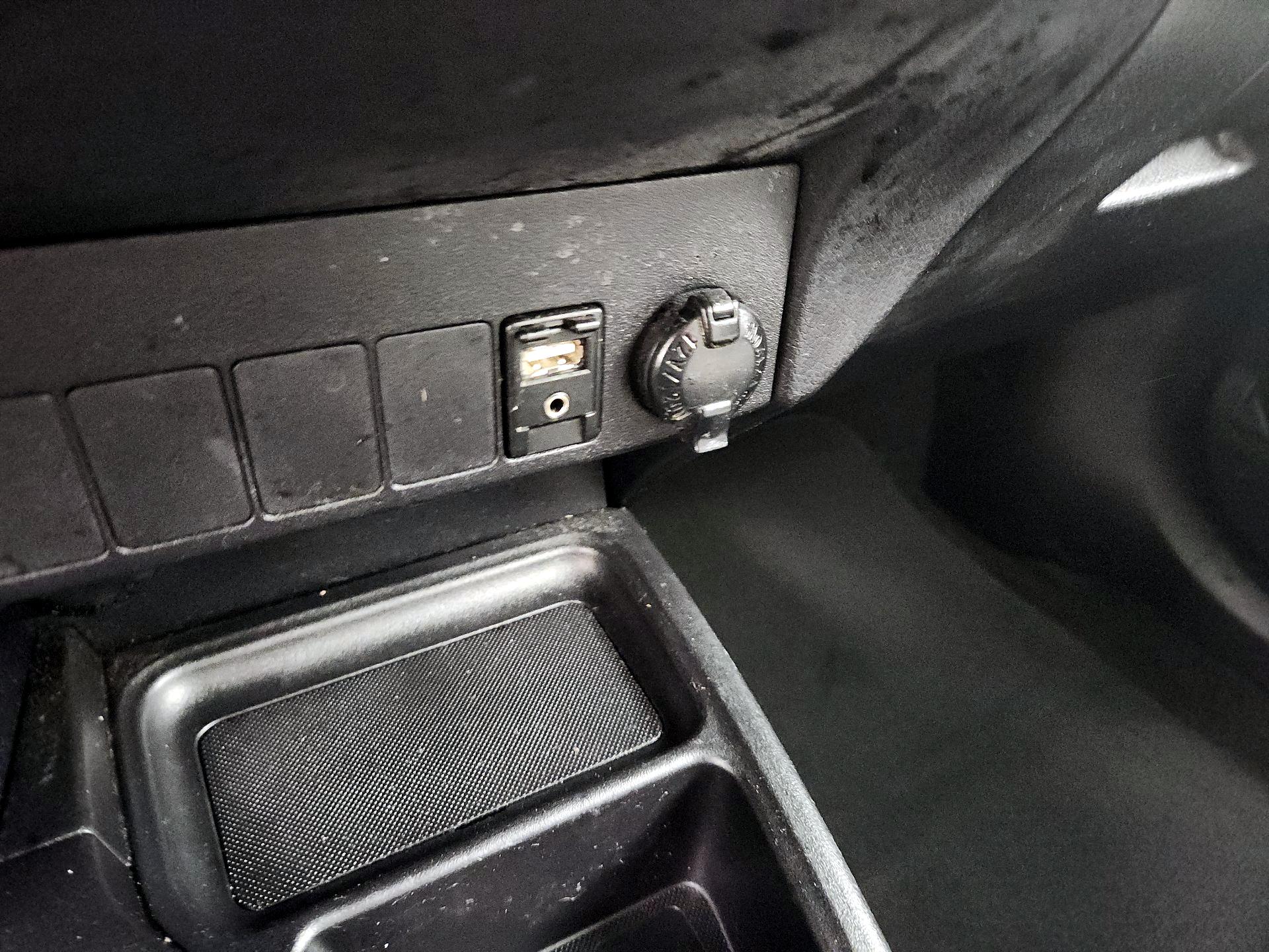 Thumbnail: 2014 Toyota RAV4 - 18