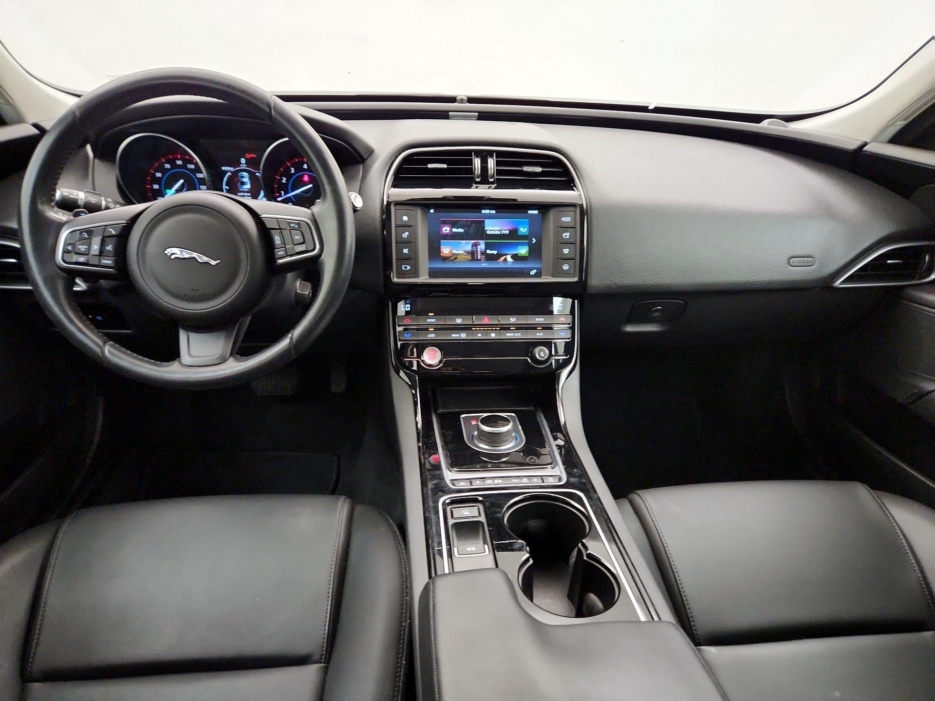Thumbnail: 2017 Jaguar XE - 9