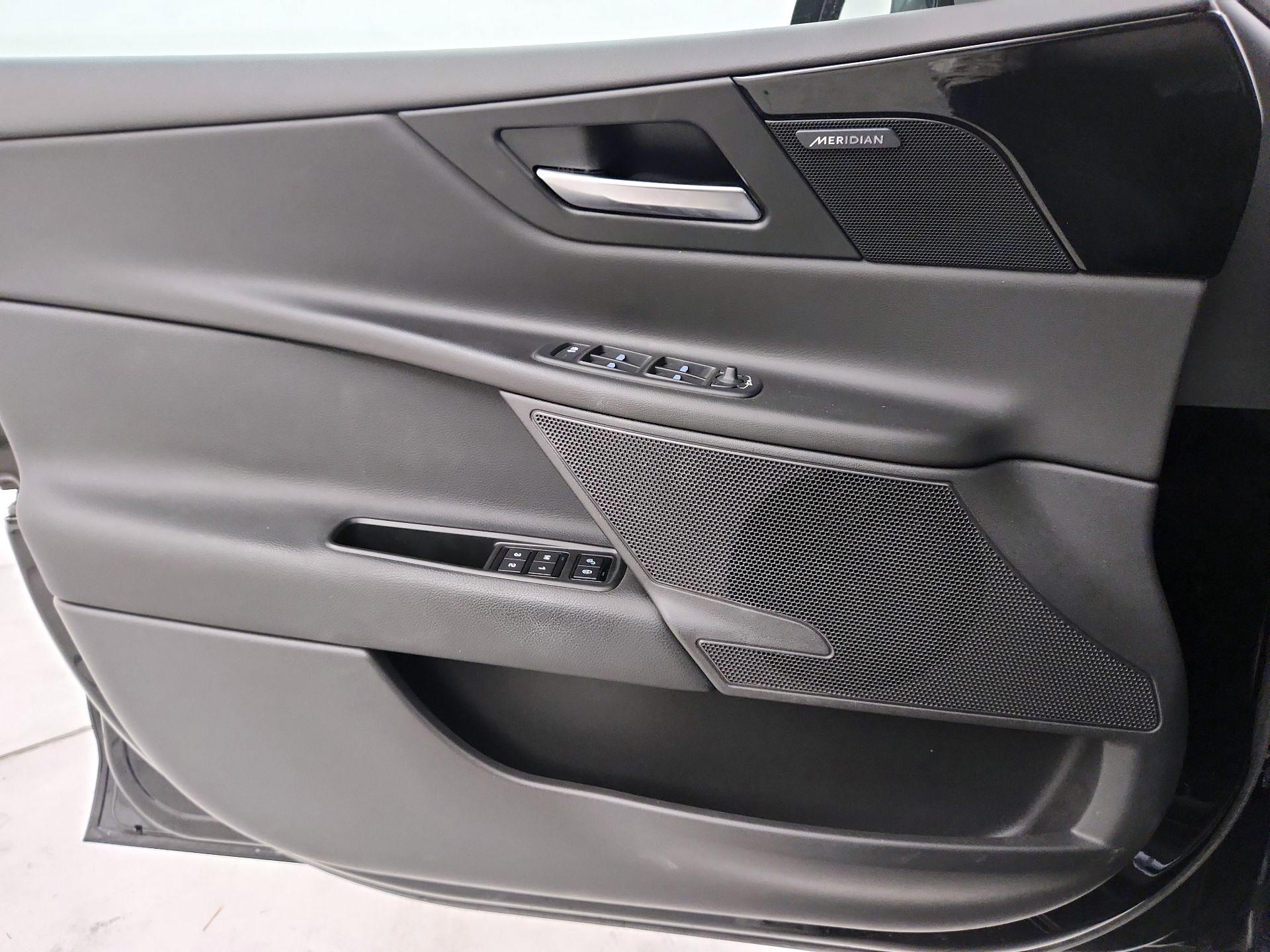Thumbnail: 2017 Jaguar XE - 12