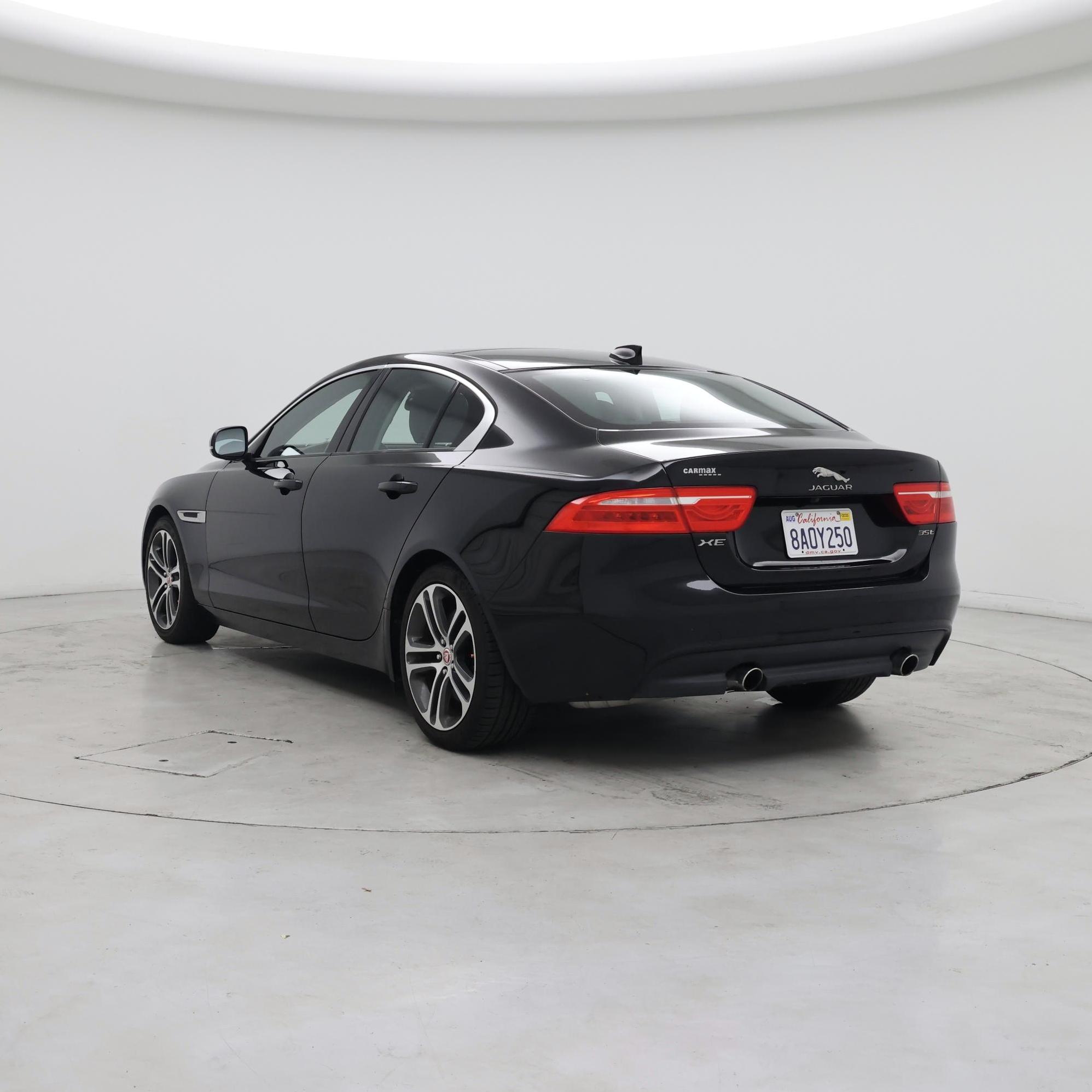 Thumbnail: 2017 Jaguar XE - 2